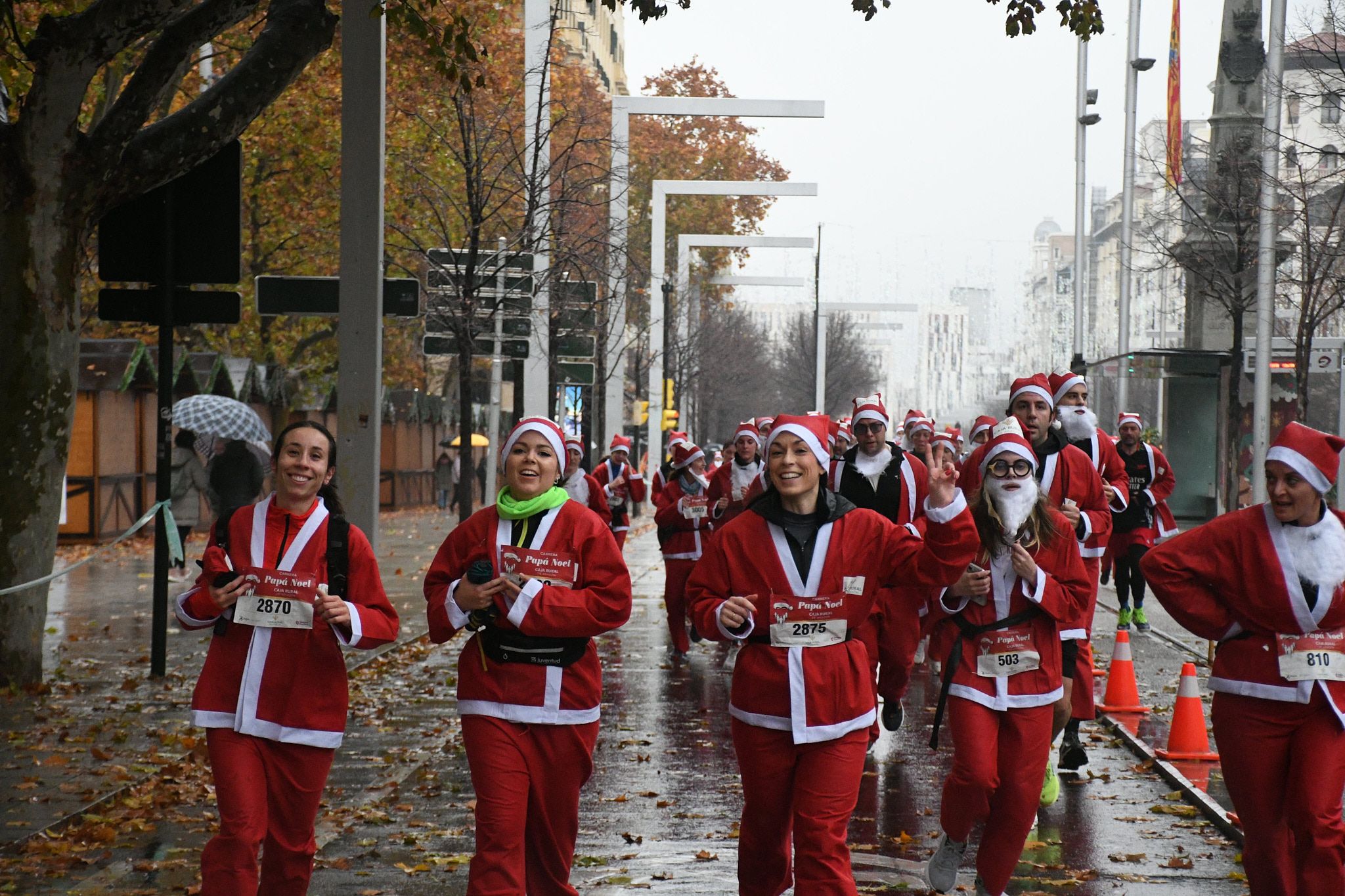 Las mejores fotos de la Carrera de Papá Noel de Zaragoza 2025. Independencia. 4245