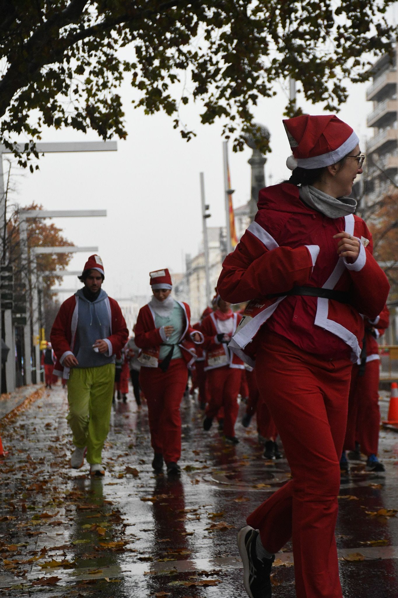 Las mejores fotos de la Carrera de Papá Noel de Zaragoza 2025. Independencia. 4276