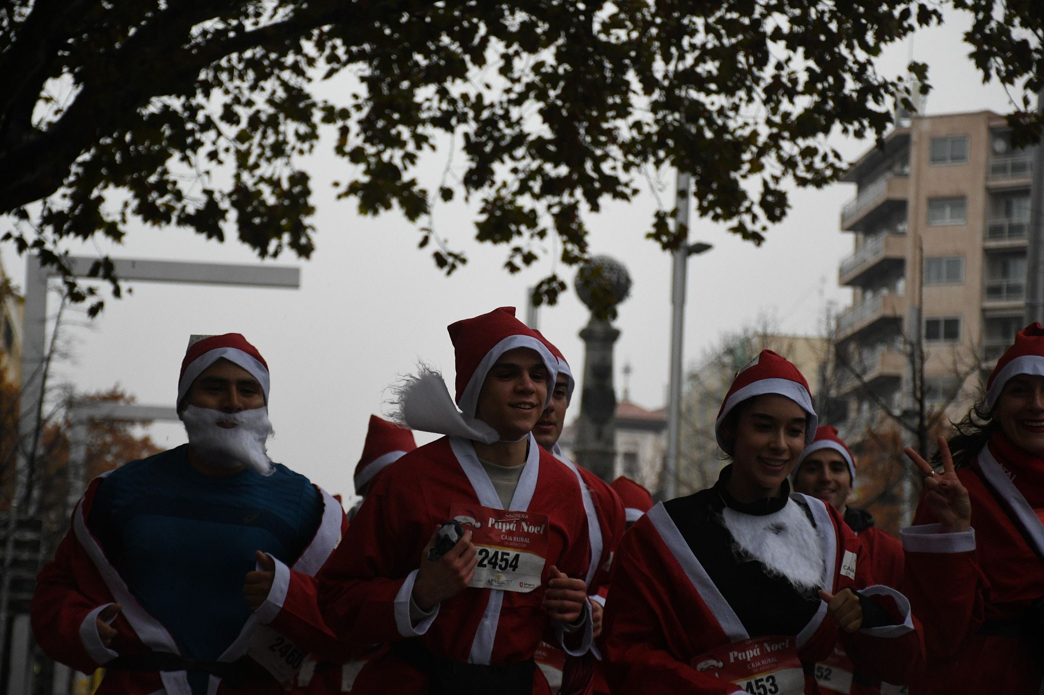 Las mejores fotos de la Carrera de Papá Noel de Zaragoza 2025. Independencia. 4286
