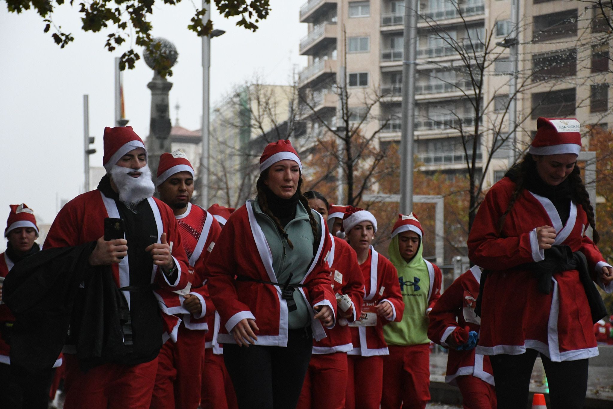 Las mejores fotos de la Carrera de Papá Noel de Zaragoza 2025. Independencia. 4293