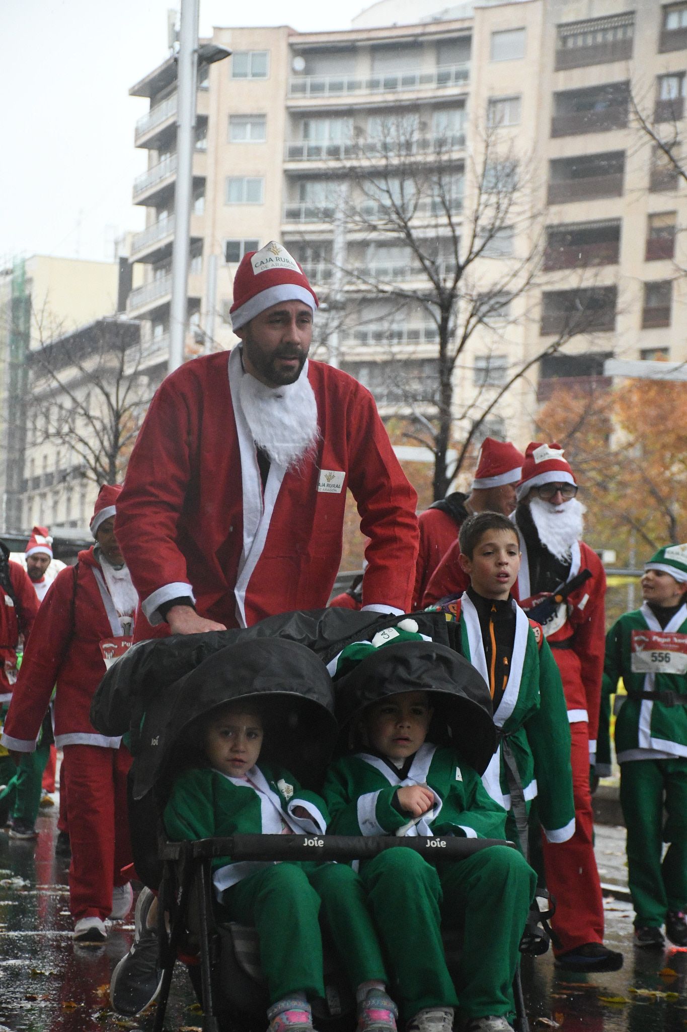 Las mejores fotos de la Carrera de Papá Noel de Zaragoza 2025. Independencia. 4539