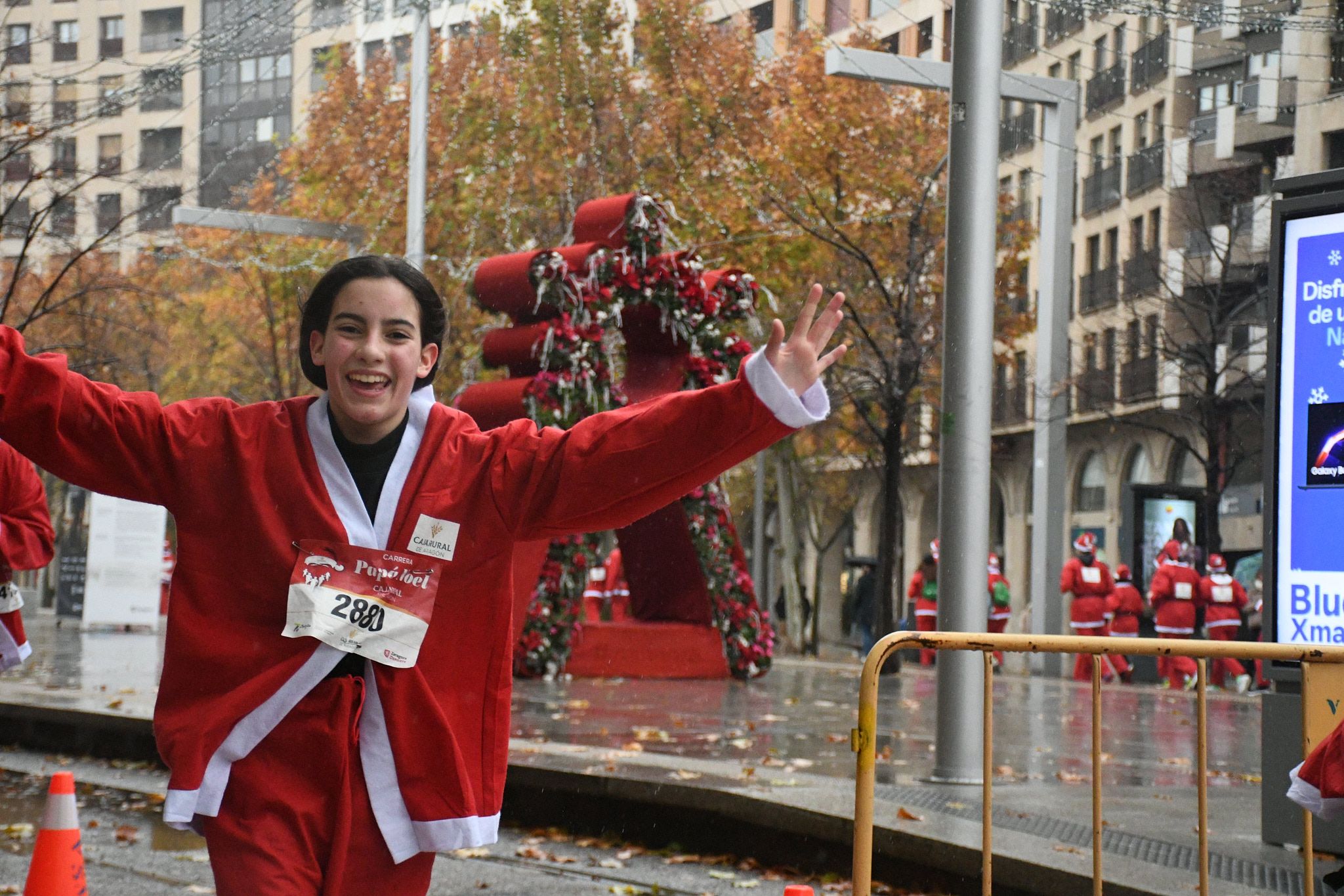 Las mejores fotos de la Carrera de Papá Noel de Zaragoza 2025. Independencia. 4303
