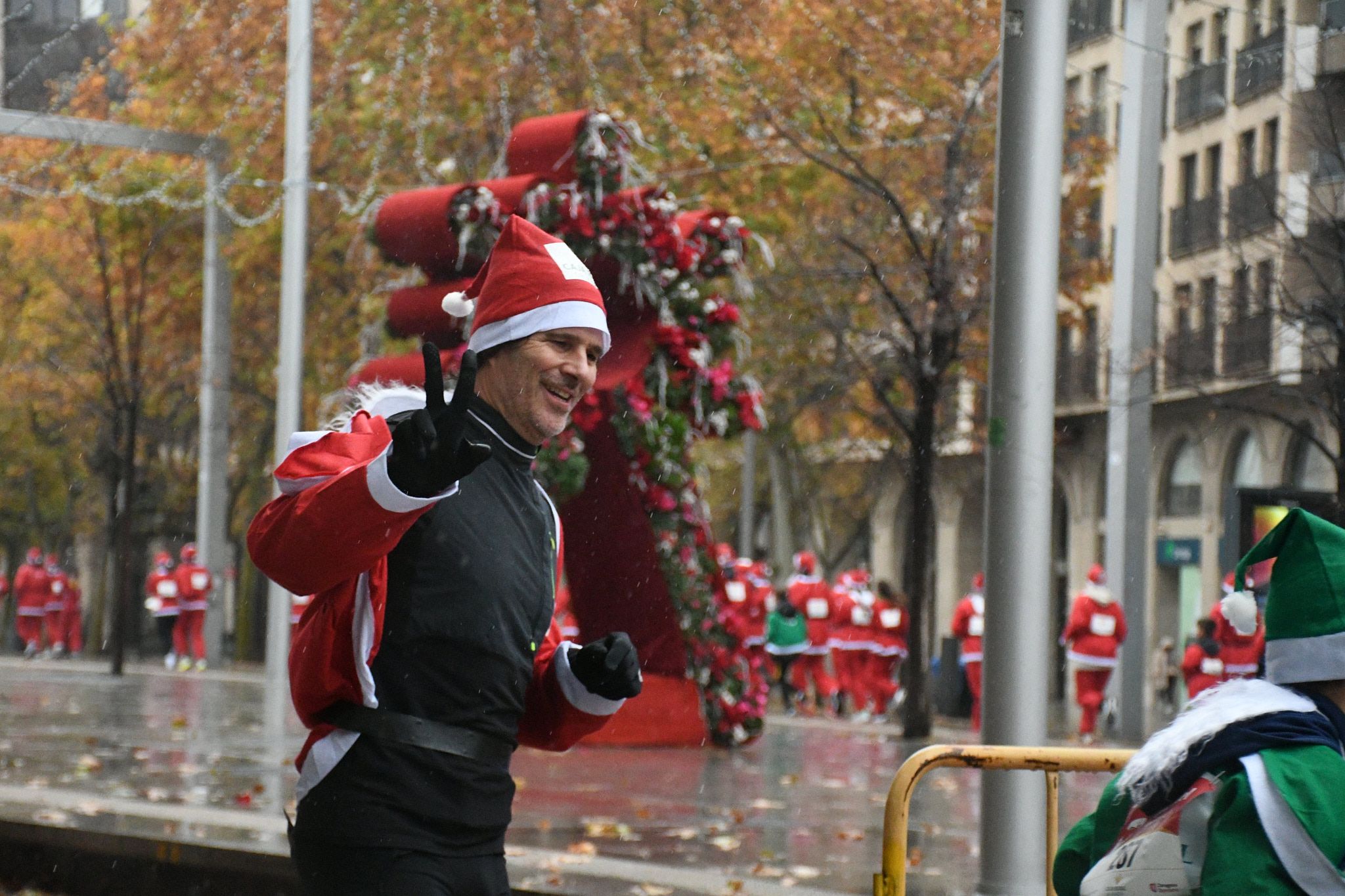 Las mejores fotos de la Carrera de Papá Noel de Zaragoza 2025. Independencia. 4306