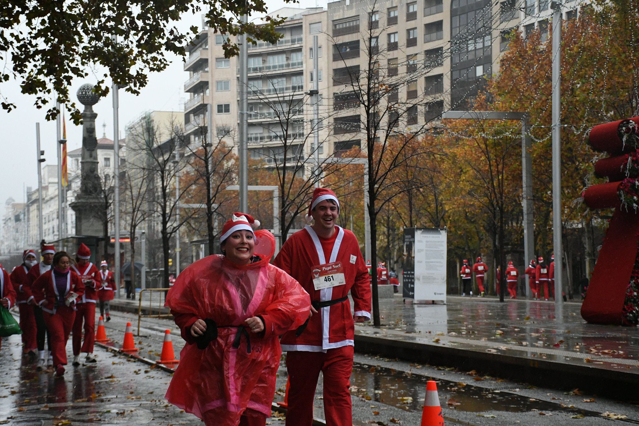 Las mejores fotos de la Carrera de Papá Noel de Zaragoza 2025. Independencia. 4307