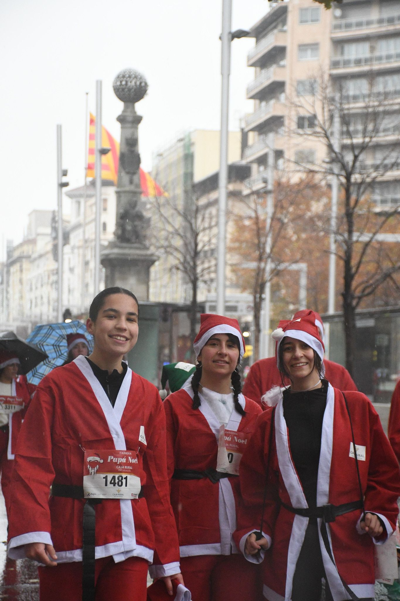Las mejores fotos de la Carrera de Papá Noel de Zaragoza 2025. Independencia. 4564