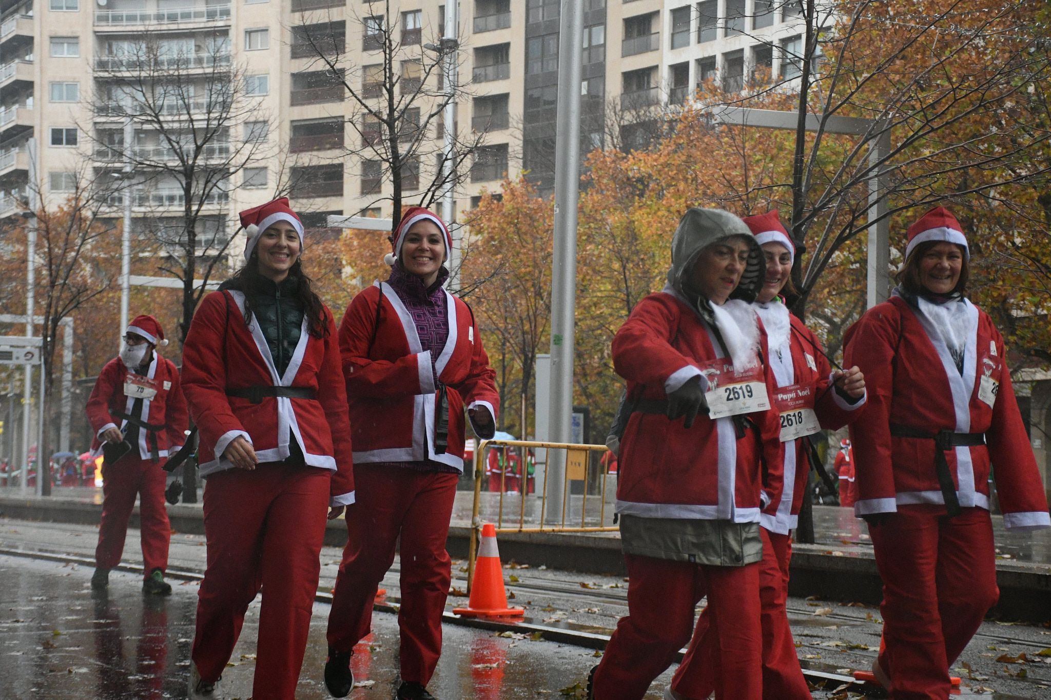 Las mejores fotos de la Carrera de Papá Noel de Zaragoza 2025. Independencia. 4583