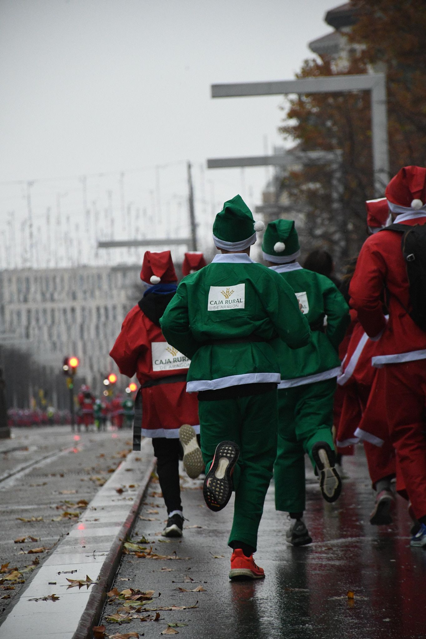 Las mejores fotos de la Carrera de Papá Noel de Zaragoza 2025. Independencia. 4113