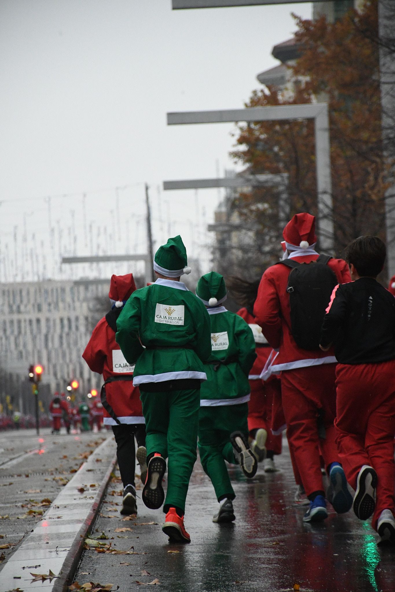 Las mejores fotos de la Carrera de Papá Noel de Zaragoza 2025. Independencia. 4114