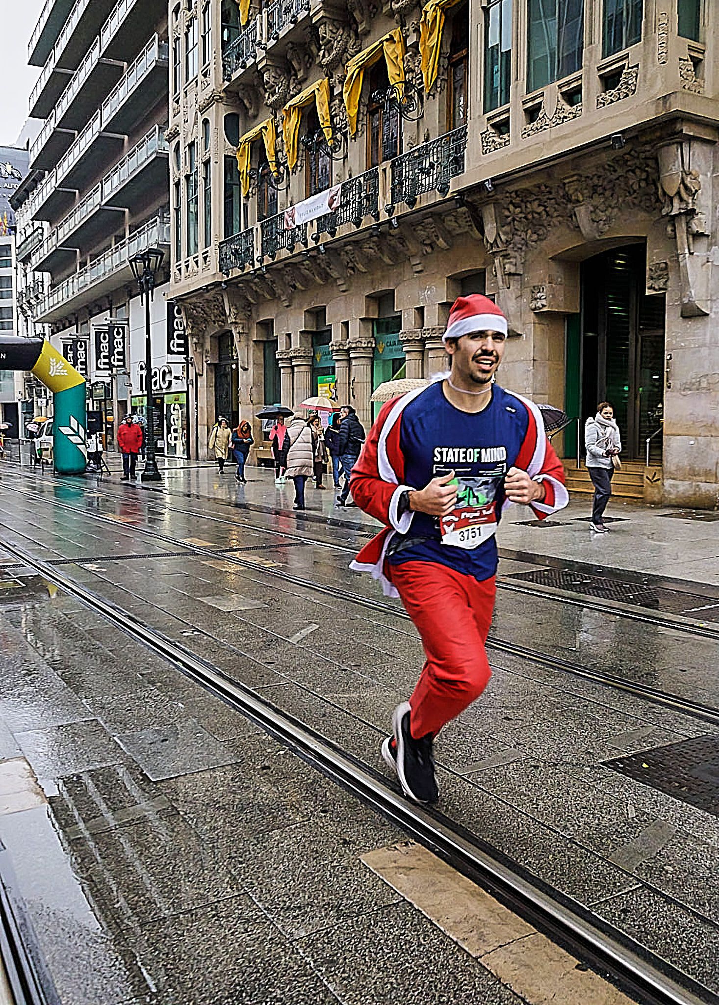 Las mejores fotos de la Carrera de Papá Noel de Zaragoza 2025. Coso. 7753