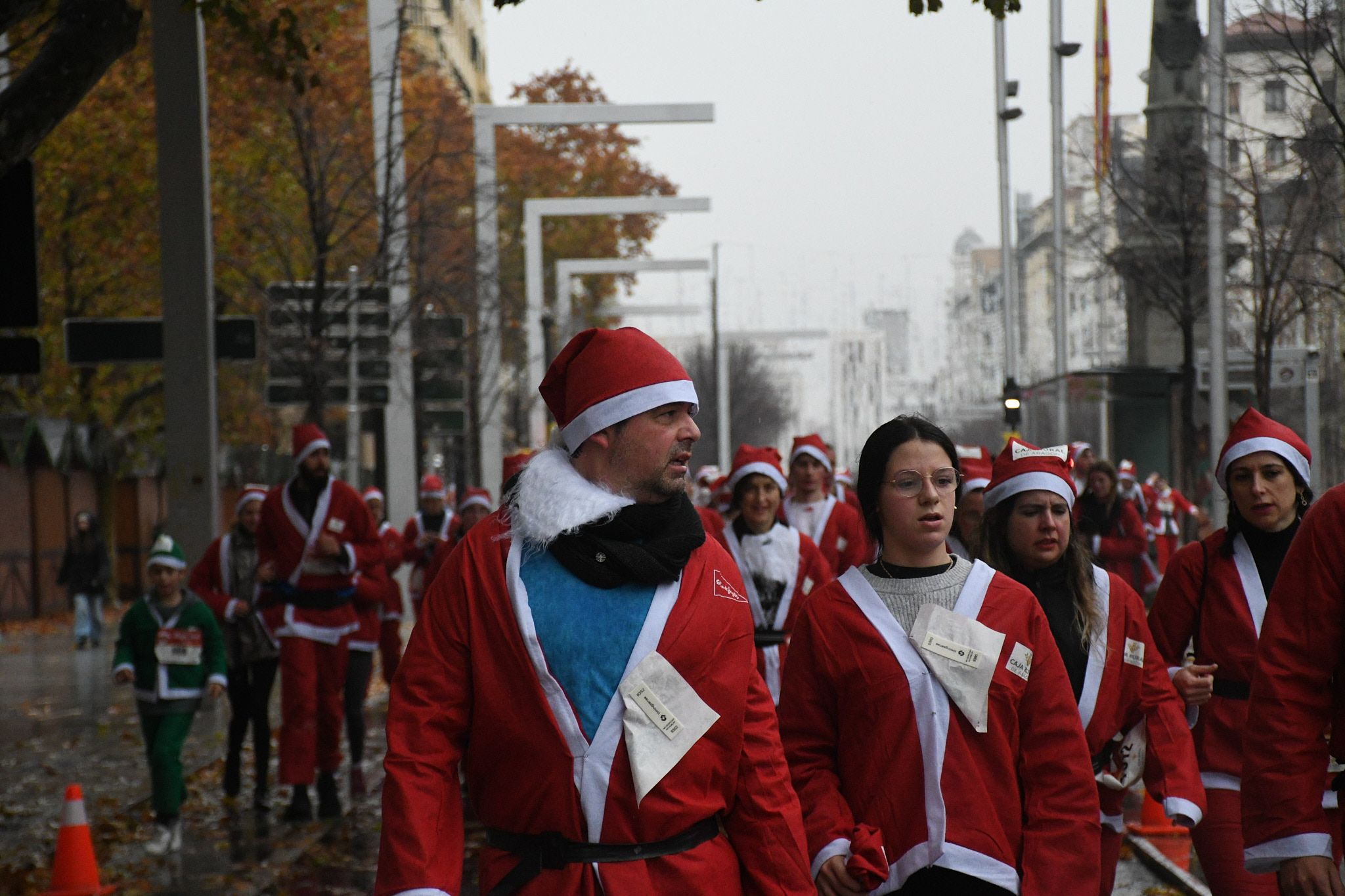 Las mejores fotos de la Carrera de Papá Noel de Zaragoza 2025. Independencia. 4371