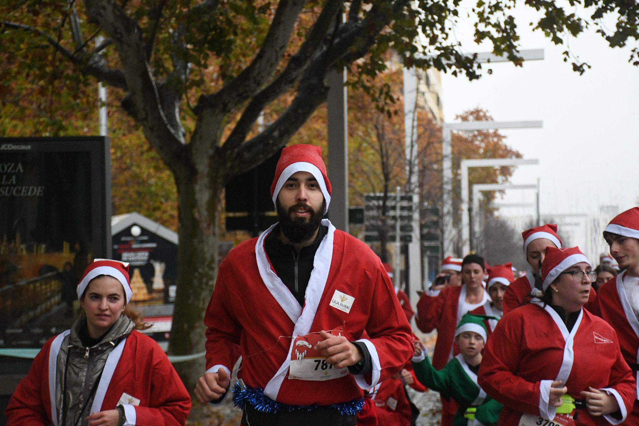 Las mejores fotos de la Carrera de Papá Noel de Zaragoza 2025. Independencia. 4375
