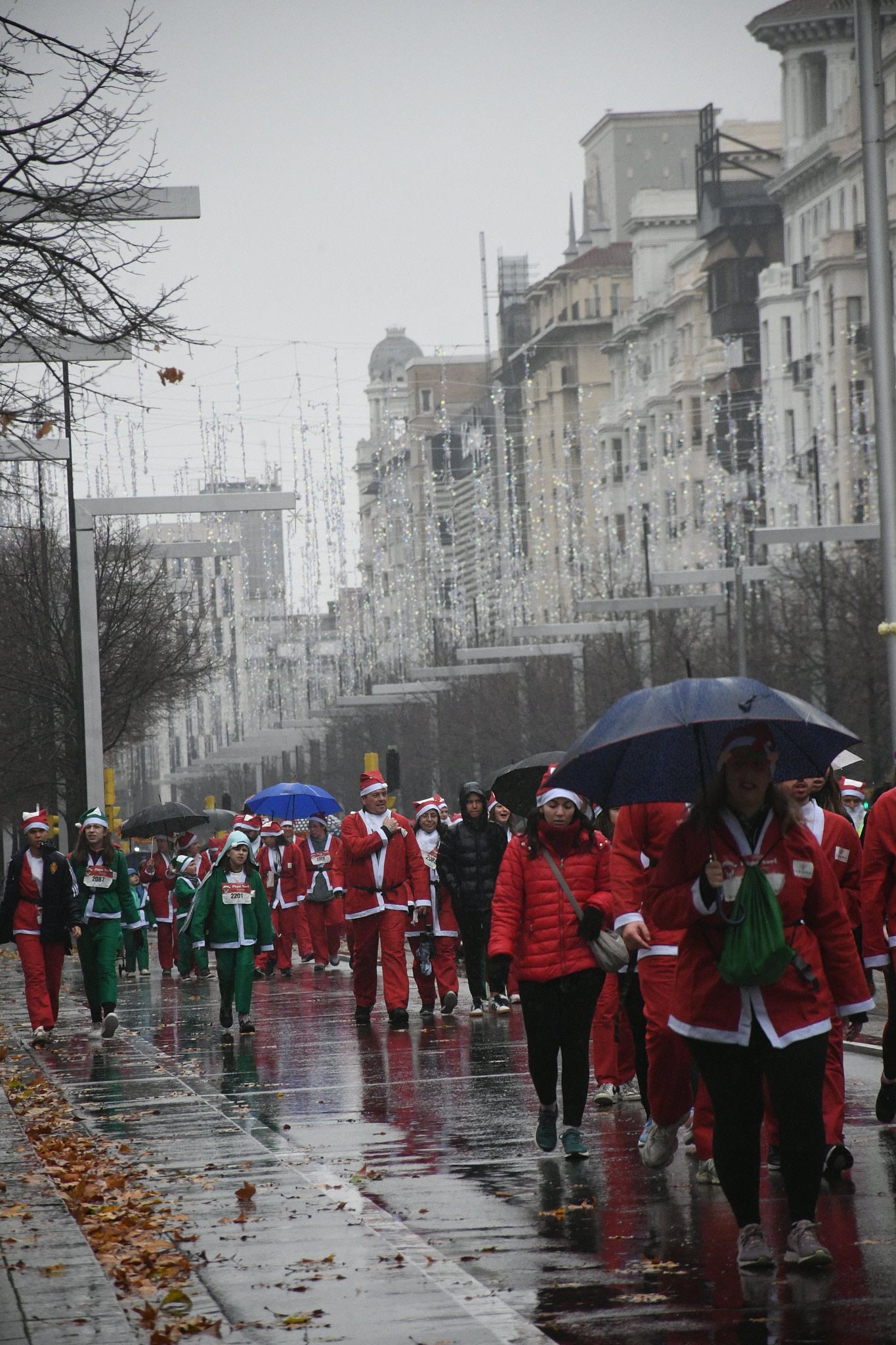 Las mejores fotos de la Carrera de Papá Noel de Zaragoza 2025. Independencia. 4612