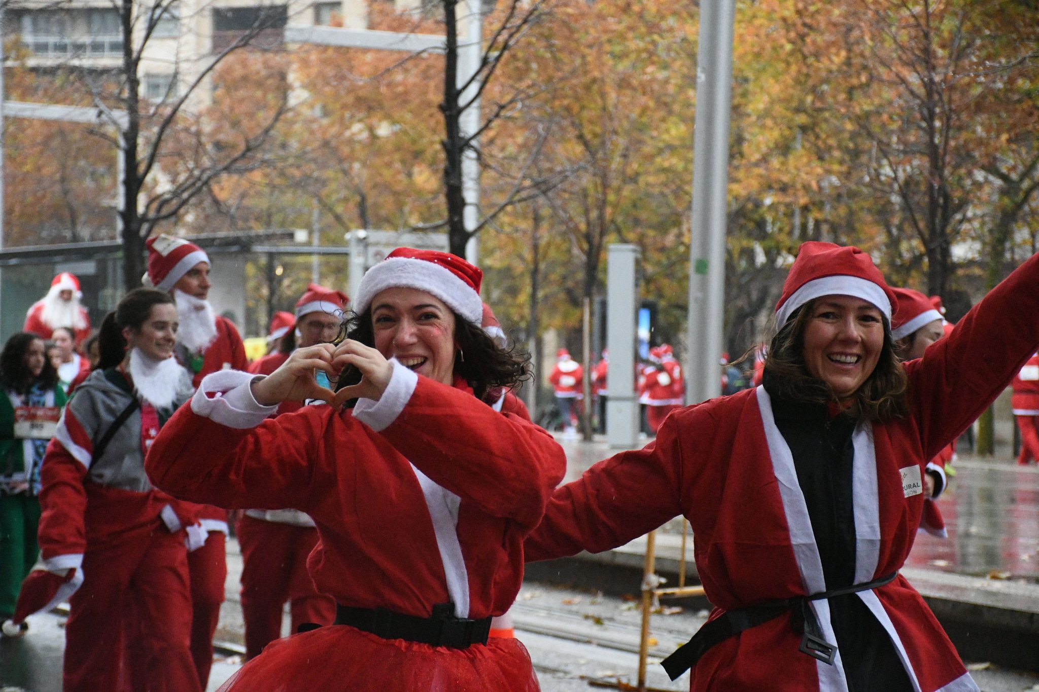 Las mejores fotos de la Carrera de Papá Noel de Zaragoza 2025. Independencia. 4389