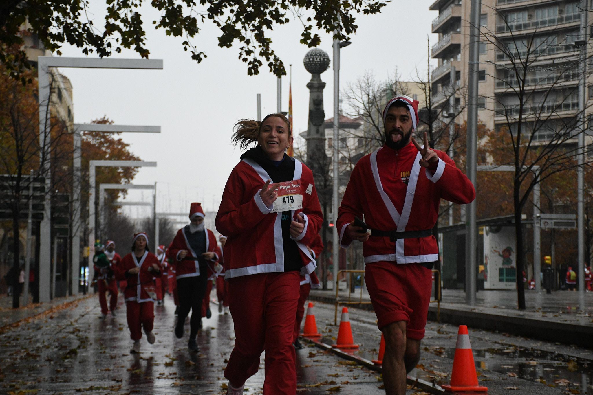Las mejores fotos de la Carrera de Papá Noel de Zaragoza 2025. Independencia. 4137