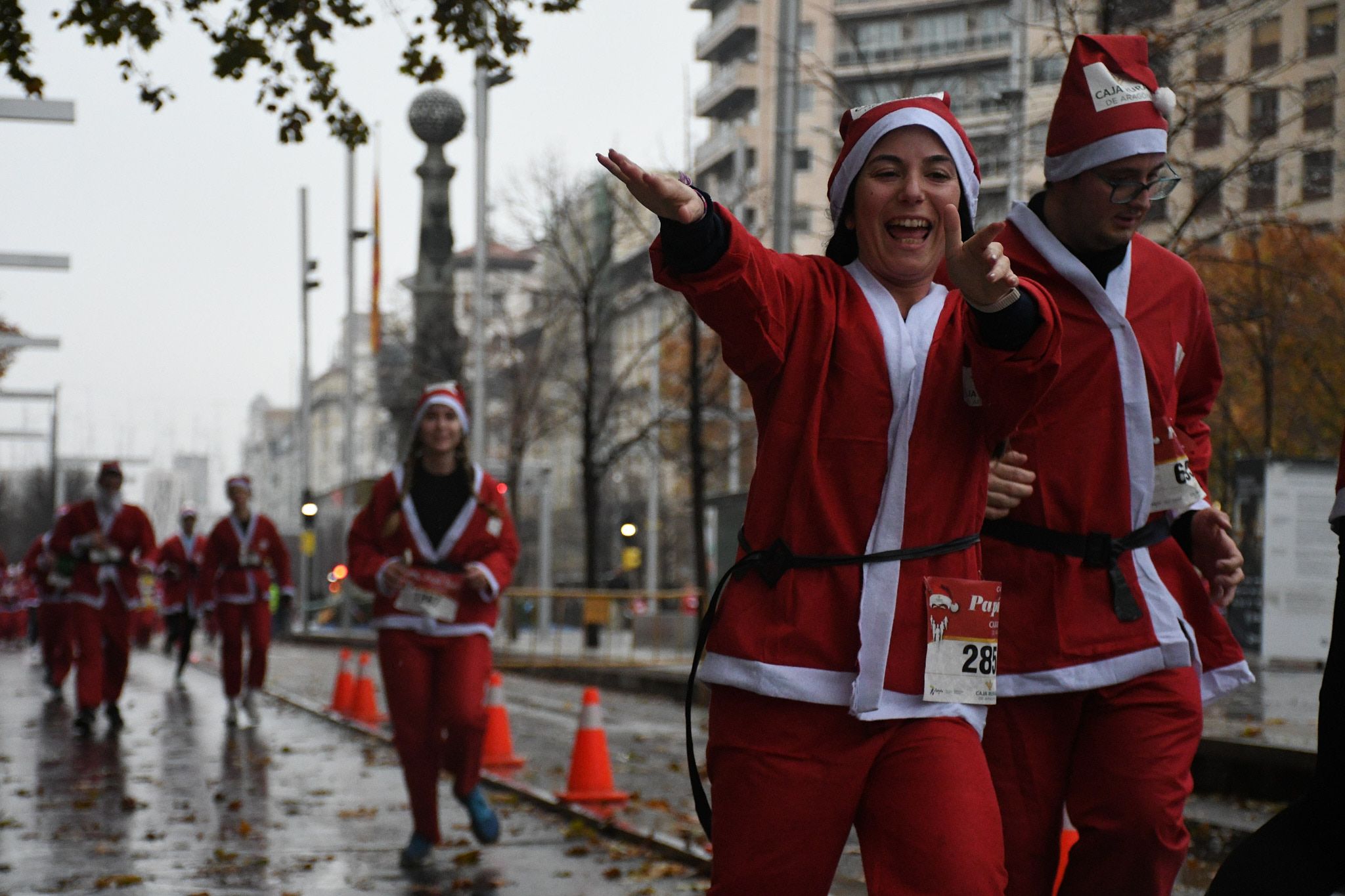 Las mejores fotos de la Carrera de Papá Noel de Zaragoza 2025. Independencia. 4140
