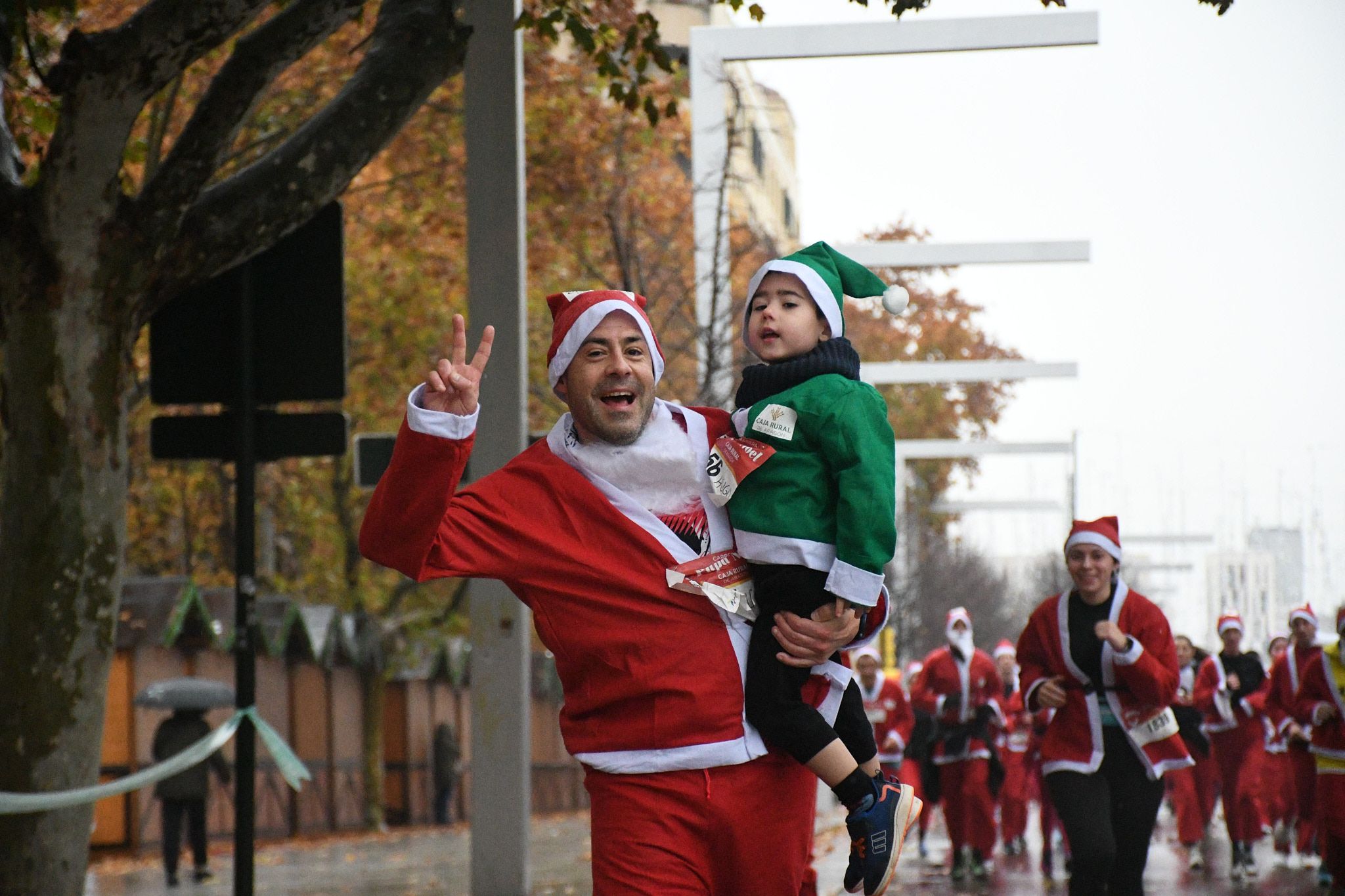 Las mejores fotos de la Carrera de Papá Noel de Zaragoza 2025. Independencia. 4145