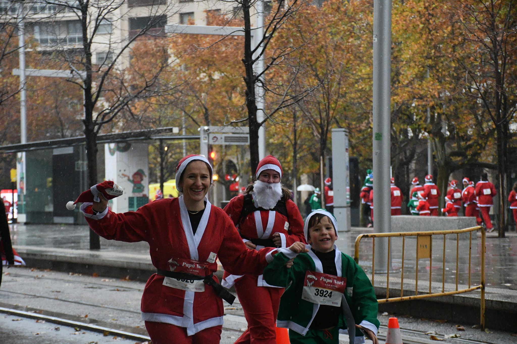 Las mejores fotos de la Carrera de Papá Noel de Zaragoza 2025. Independencia. 4404