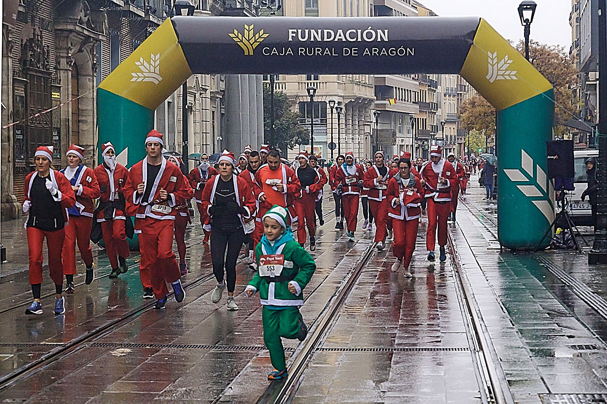 Las mejores fotos de la Carrera de Papá Noel de Zaragoza 2025. Coso. 7961