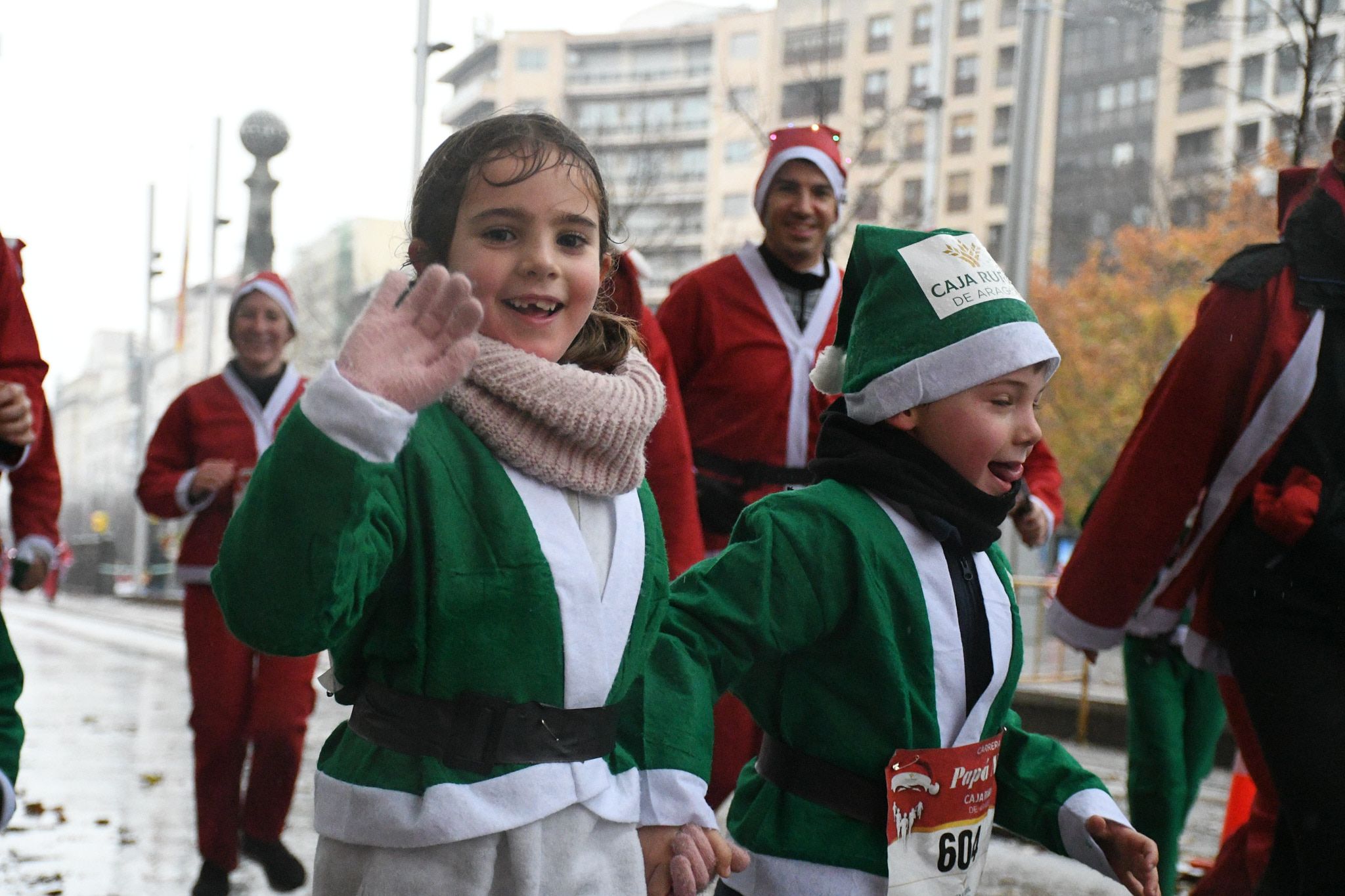 Las mejores fotos de la Carrera de Papá Noel de Zaragoza 2025. Independencia. 4438