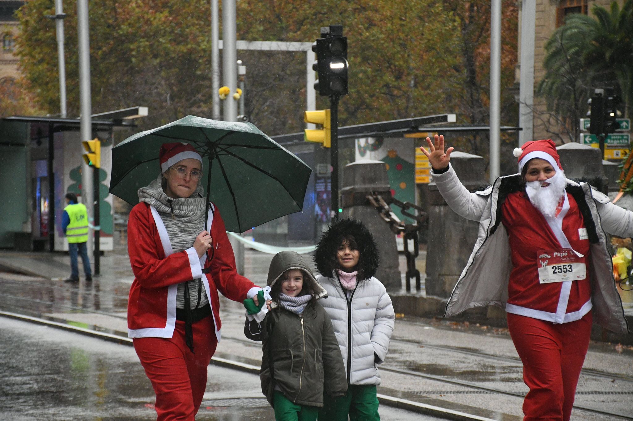 Las mejores fotos de la Carrera de Papá Noel de Zaragoza 2025. Independencia. 4678