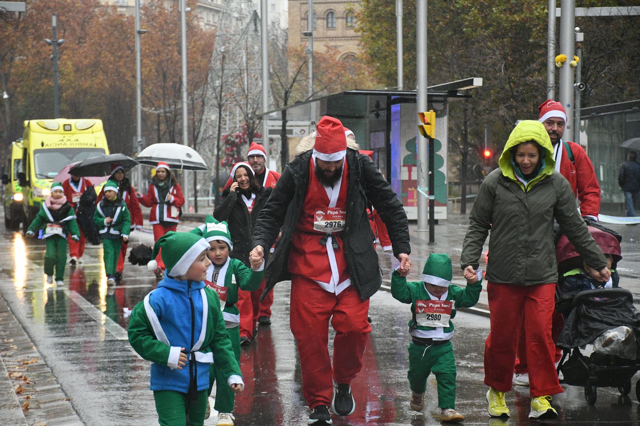 Las mejores fotos de la Carrera de Papá Noel de Zaragoza 2025. Independencia. 4688