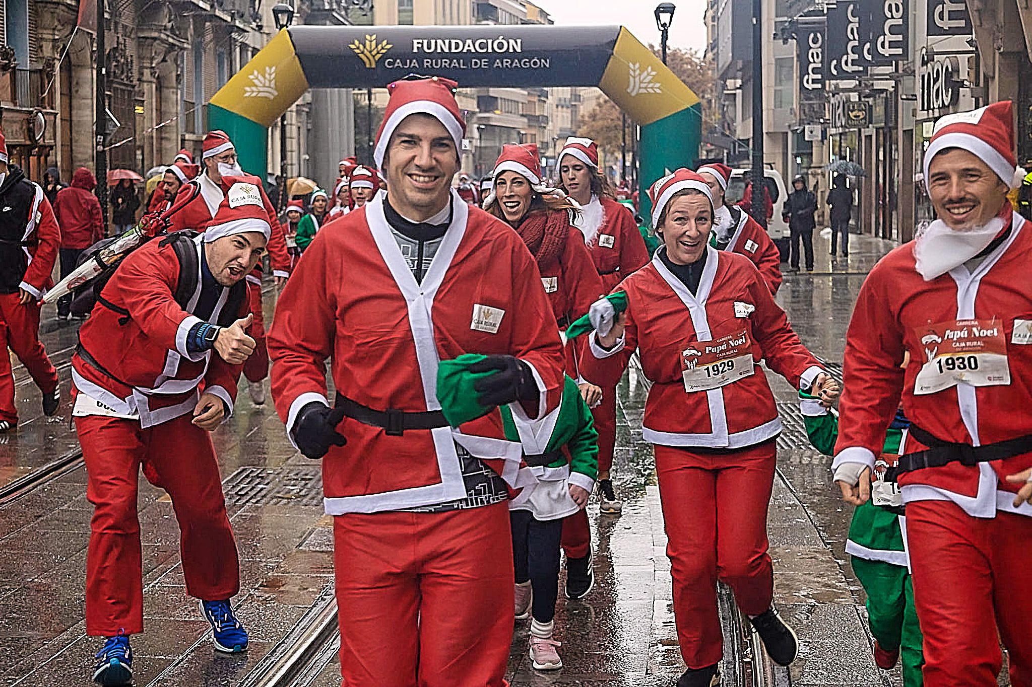 Las mejores fotos de la Carrera de Papá Noel de Zaragoza 2025. Coso. 8191
