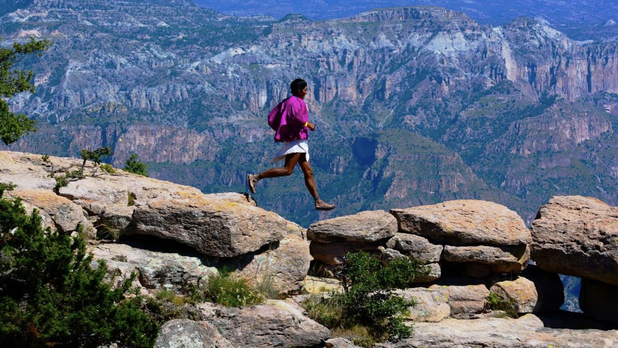 La comunidad rarámuri —también conocida como tarahumara— es reconocida internacionalmente por su extraordinaria resistencia física.