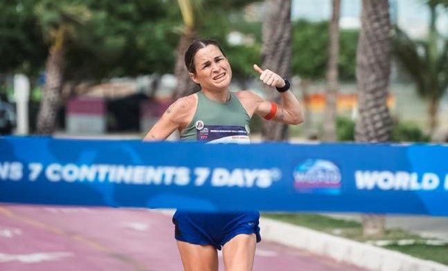 Verdeliss ganando una de las pruebas del reto 7 maratones en 7 continentes en 7 días