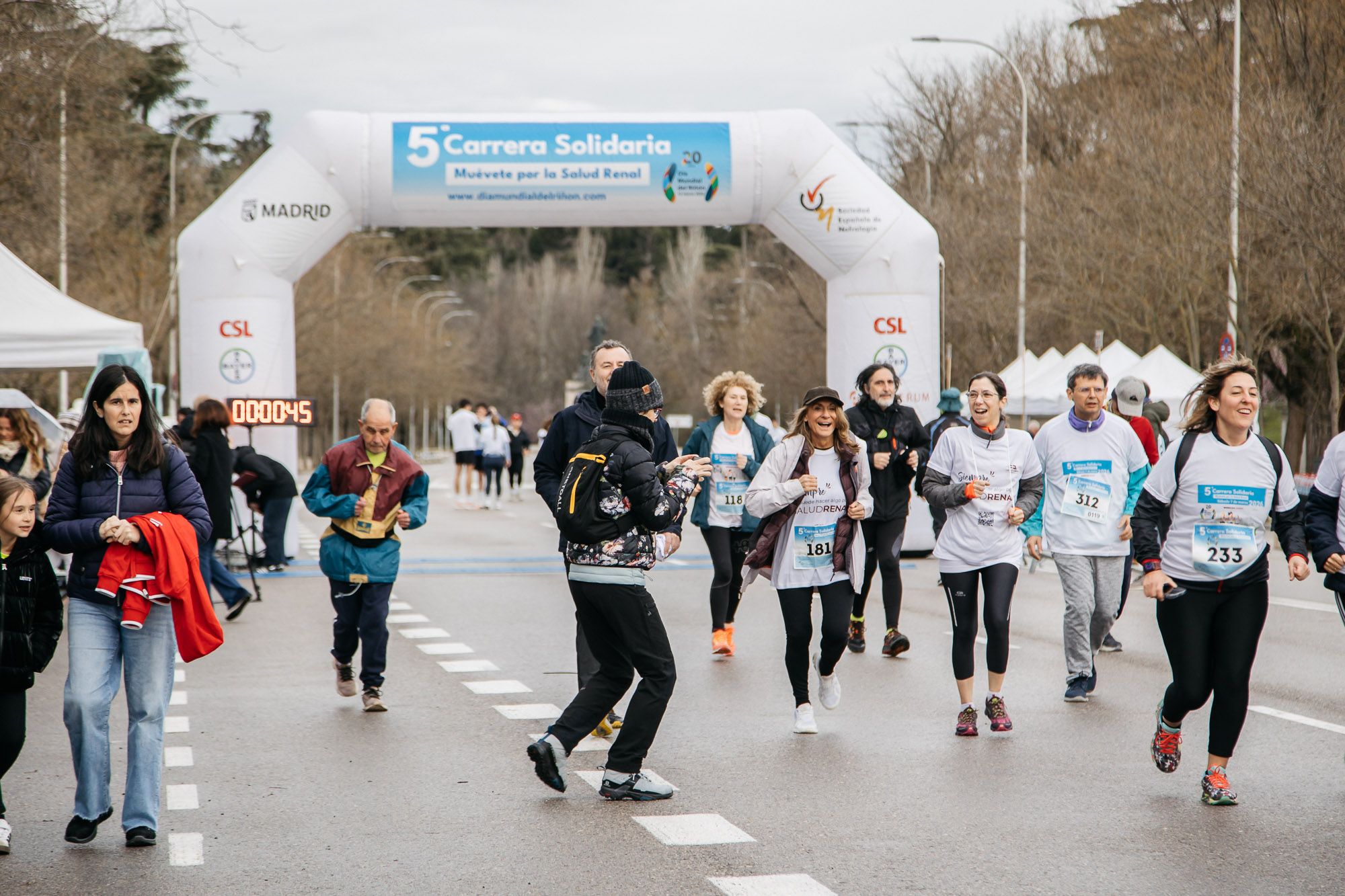 Carrera Solidaria "Muévete por la Salud Renal" carrera salida y meta Late mi Lente 15