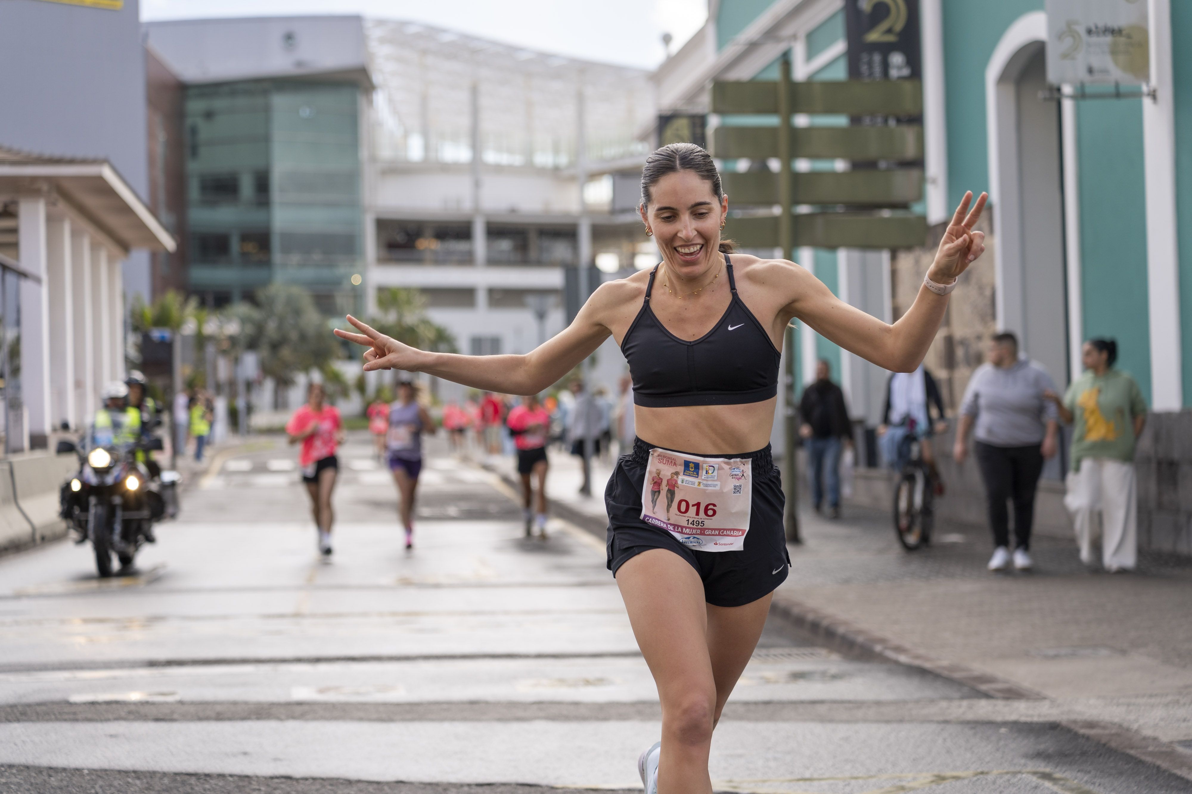 Las mejores fotos de la Carrera de la Mujer Central Lechera Asturiana de Gran Canaria 2026. Alex Basha   95