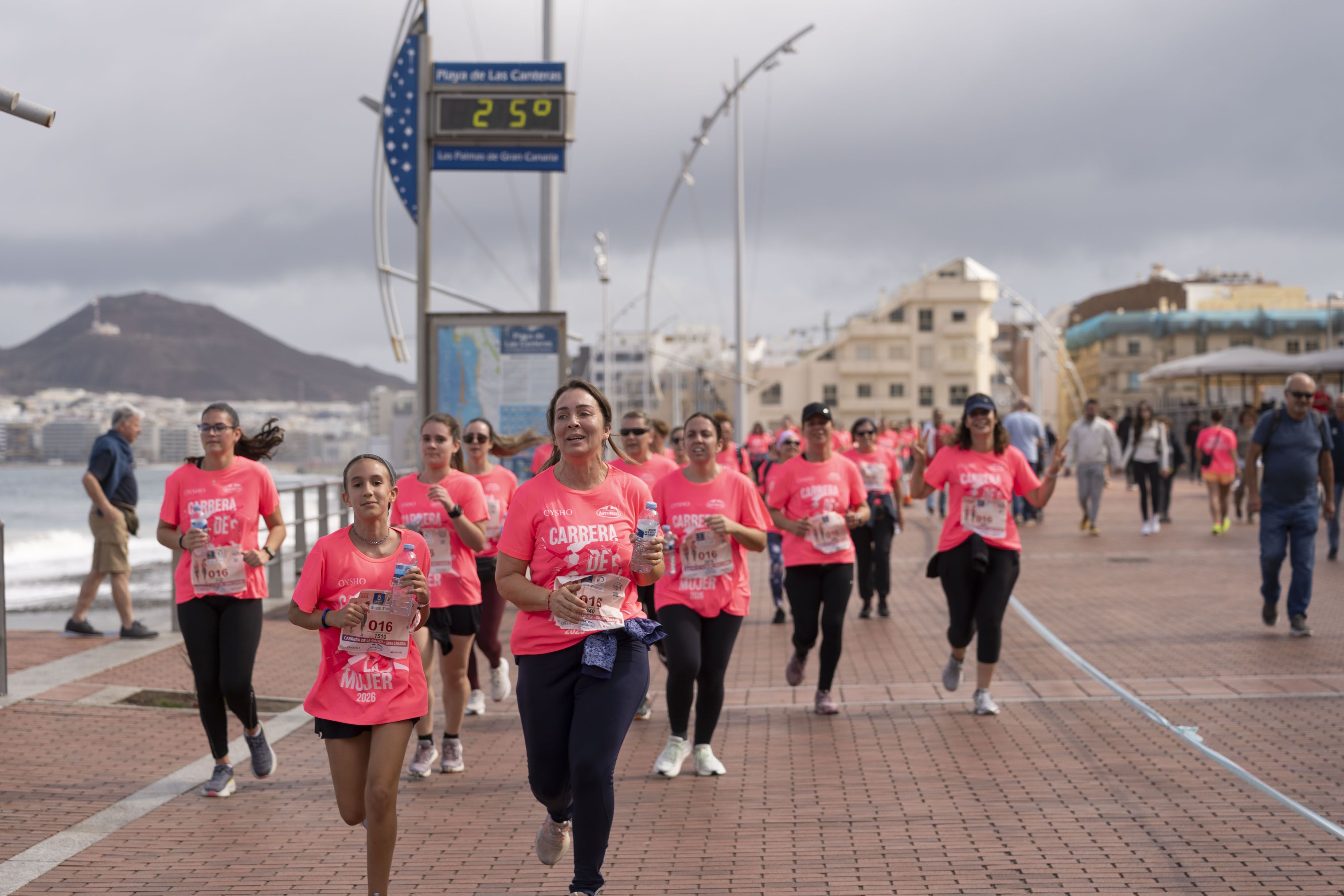 Las mejores fotos de la Carrera de la Mujer Central Lechera Asturiana de Gran Canaria 2026. Alex Basha   179