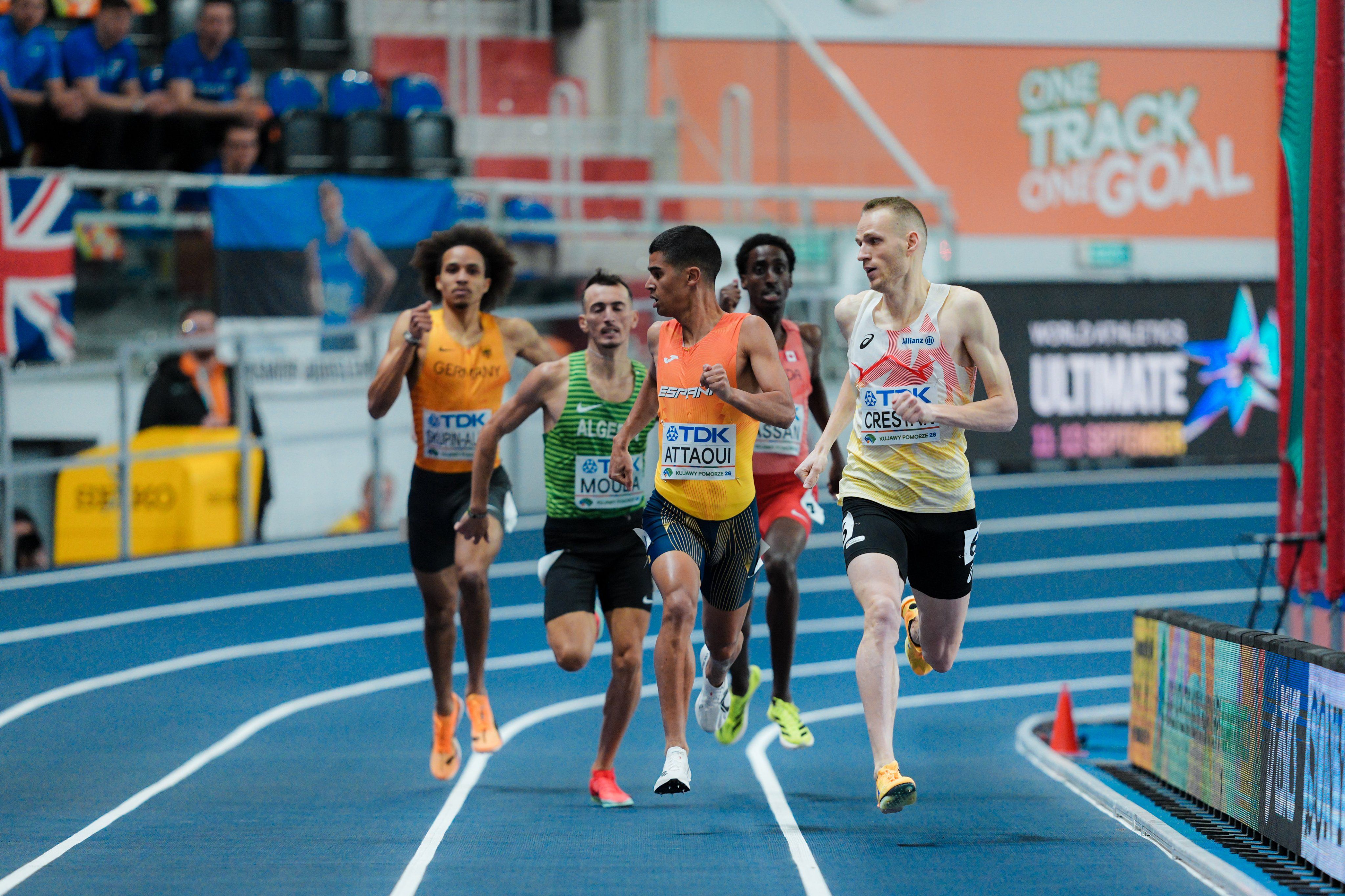 Brillante clasificación de Mohamed Attaoui para las semifinales de 800 metros / Foto: RFEA - Sportmedia