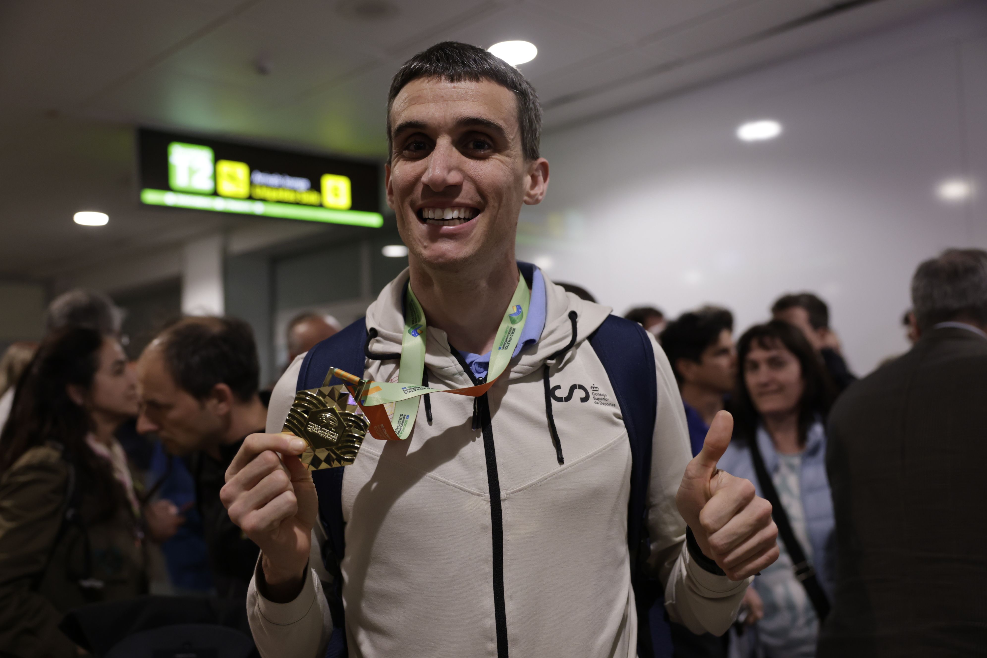 Mariano García, campeón del mundo de 1.500 metros en pista cubierta. EFE.