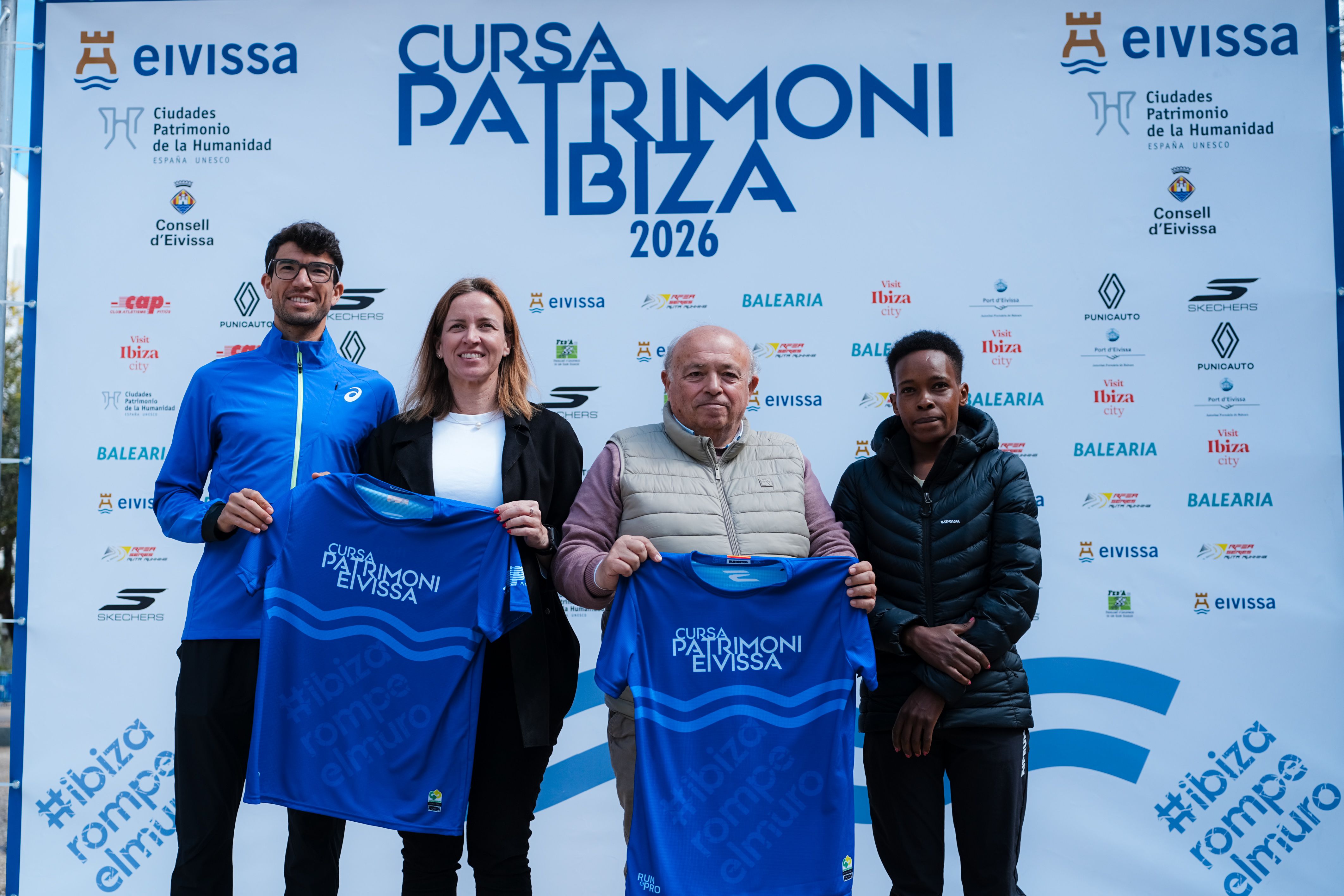 Adel Mechaal y la keniana Mercy Chebwogen prometen “conseguir el récord de la prueba y llevar a Ibiza a lo más alto”. El 10K se adelanta 8:30 horas por motivos operativos vinculados al tráfico marítimo.