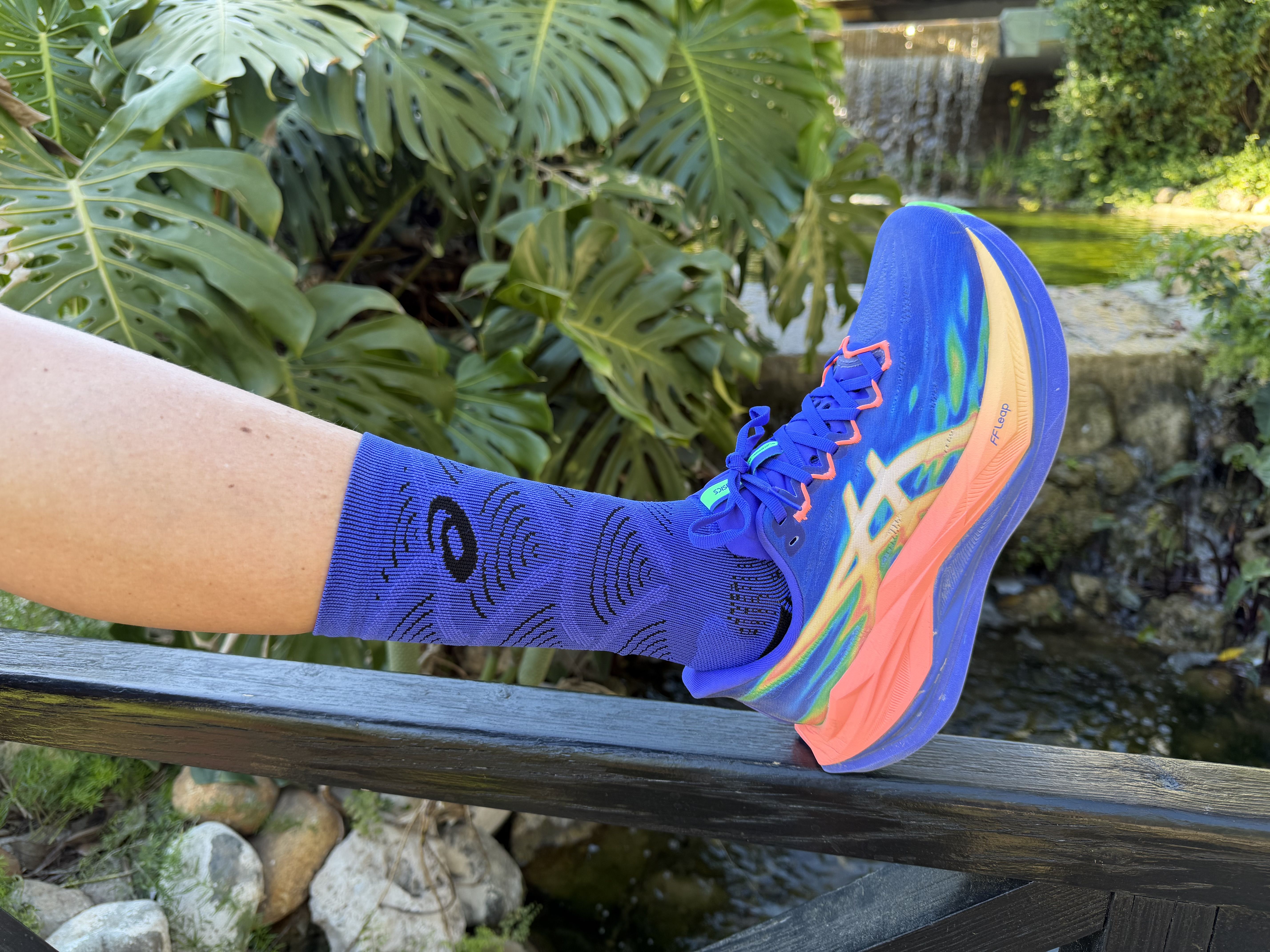 Asics Superblast 3 para mujer, la zapatilla que convierte los rodajes largos en algo más