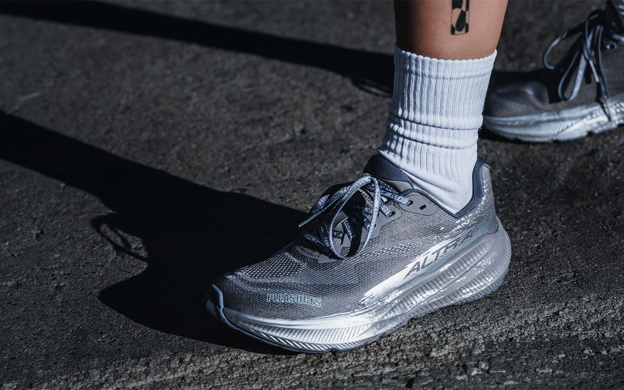Altra x PLEASURES 