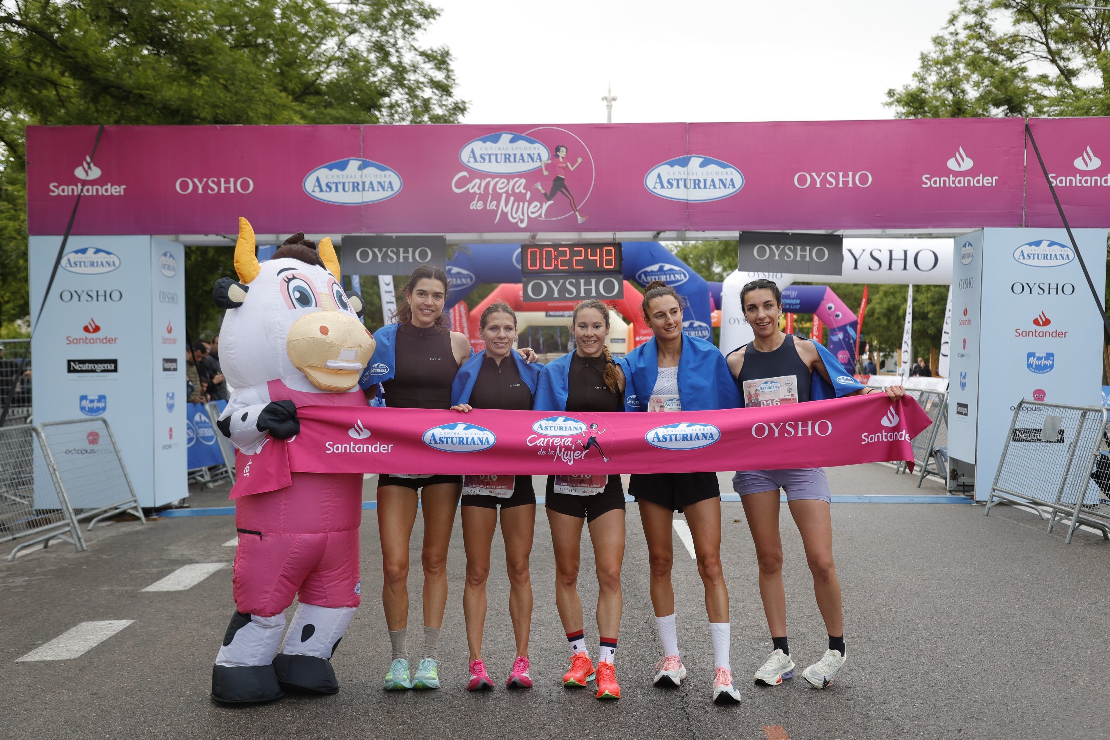 Las 5 primeras clasificadas Carrera de la Mujer Central Lechera Asturiana de Madrid 2026