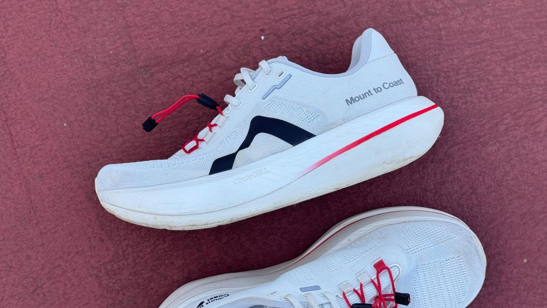 Probamos a fondo las Mount To Coast C1, una zapatilla pensada para el día a día.