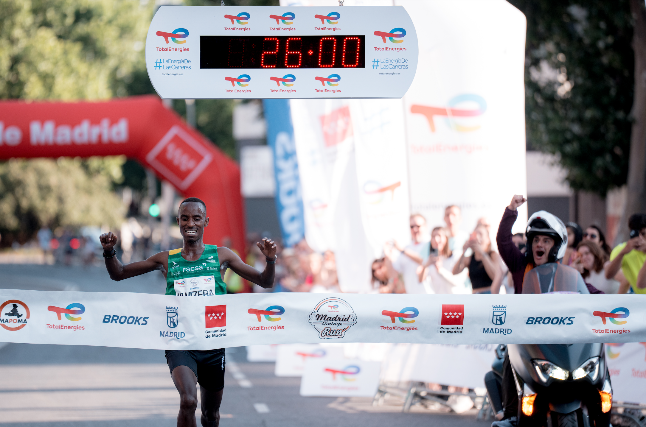 Rodrigue Kwizera en la Madrid Vintage Run by TotalEnergies donde ha corrido en 26:01. VSM PHOTOEVENTS.