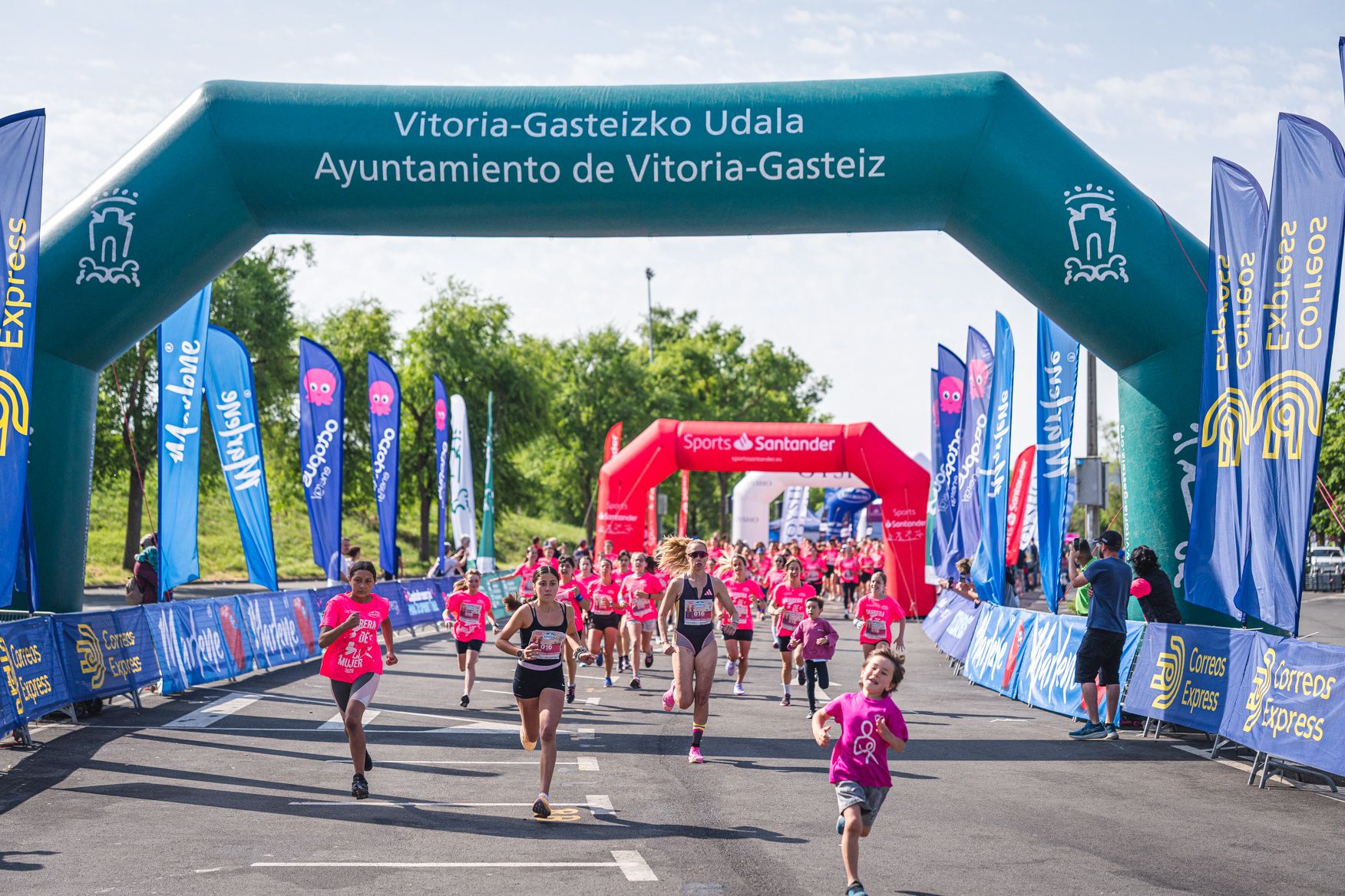 Las mejores fotos de la Carrera de la Mujer Central Lechera Asturiana de Vitoria Gasteiz 2026.  148192