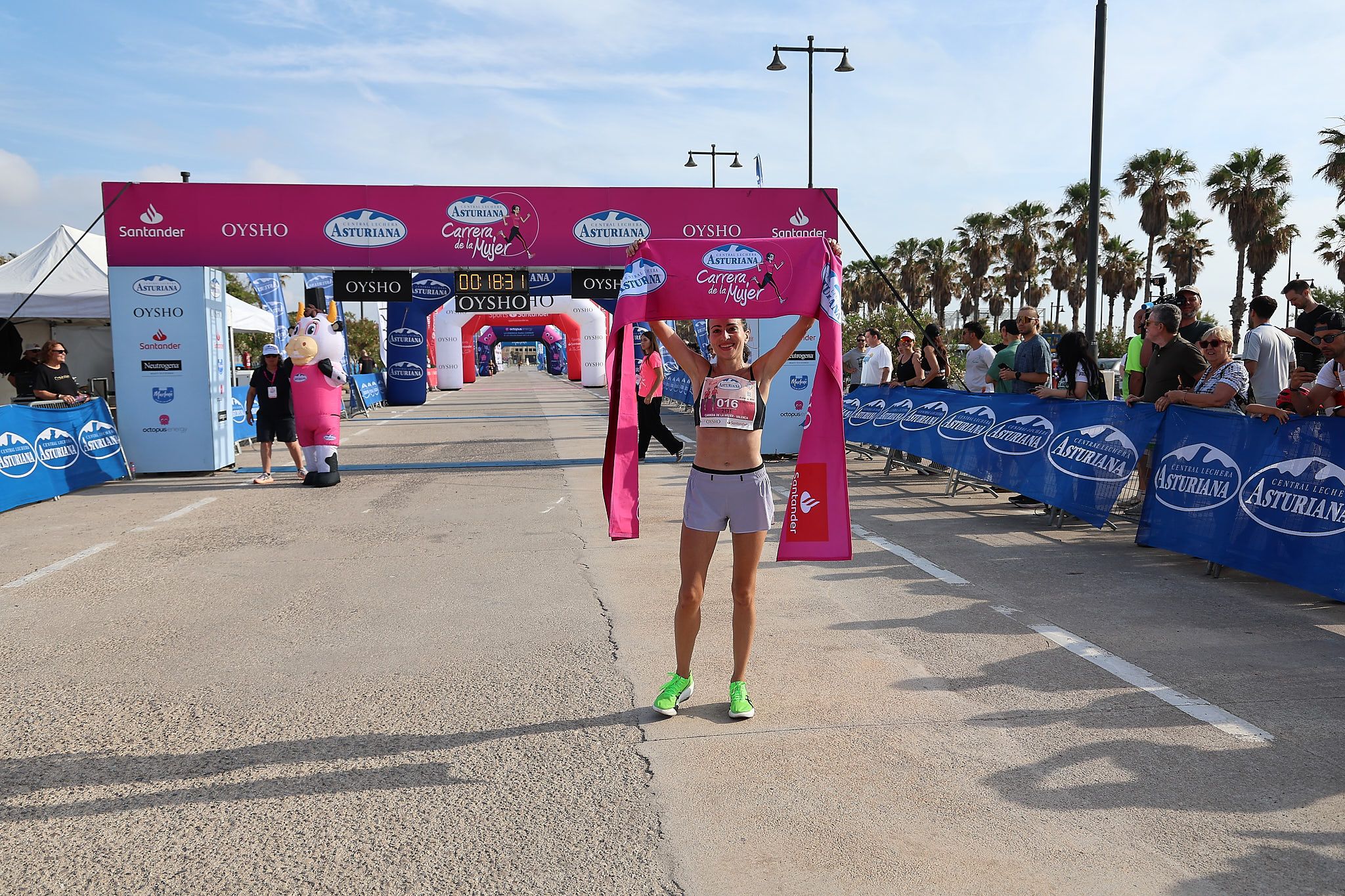Las mejores fotos de la Carrera de la Mujer de Valencia 2026.0112