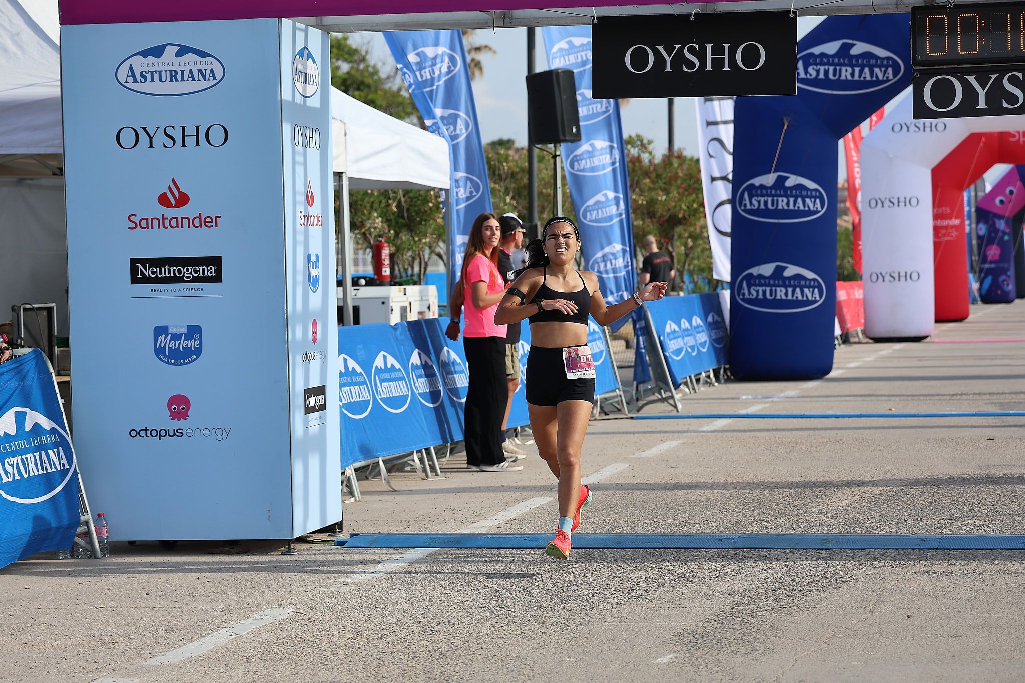 Las mejores fotos de la Carrera de la Mujer de Valencia 2026.0121