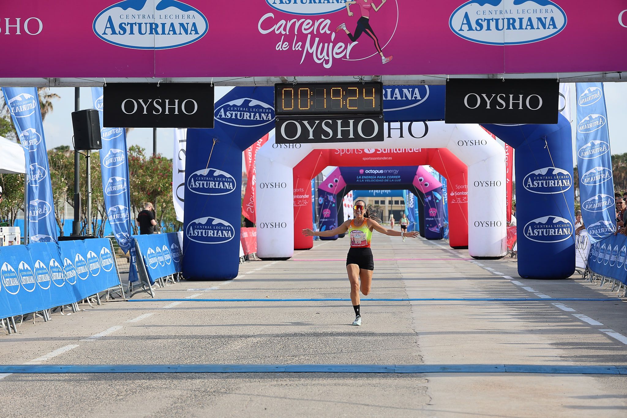 Las mejores fotos de la Carrera de la Mujer de Valencia 2026.0128