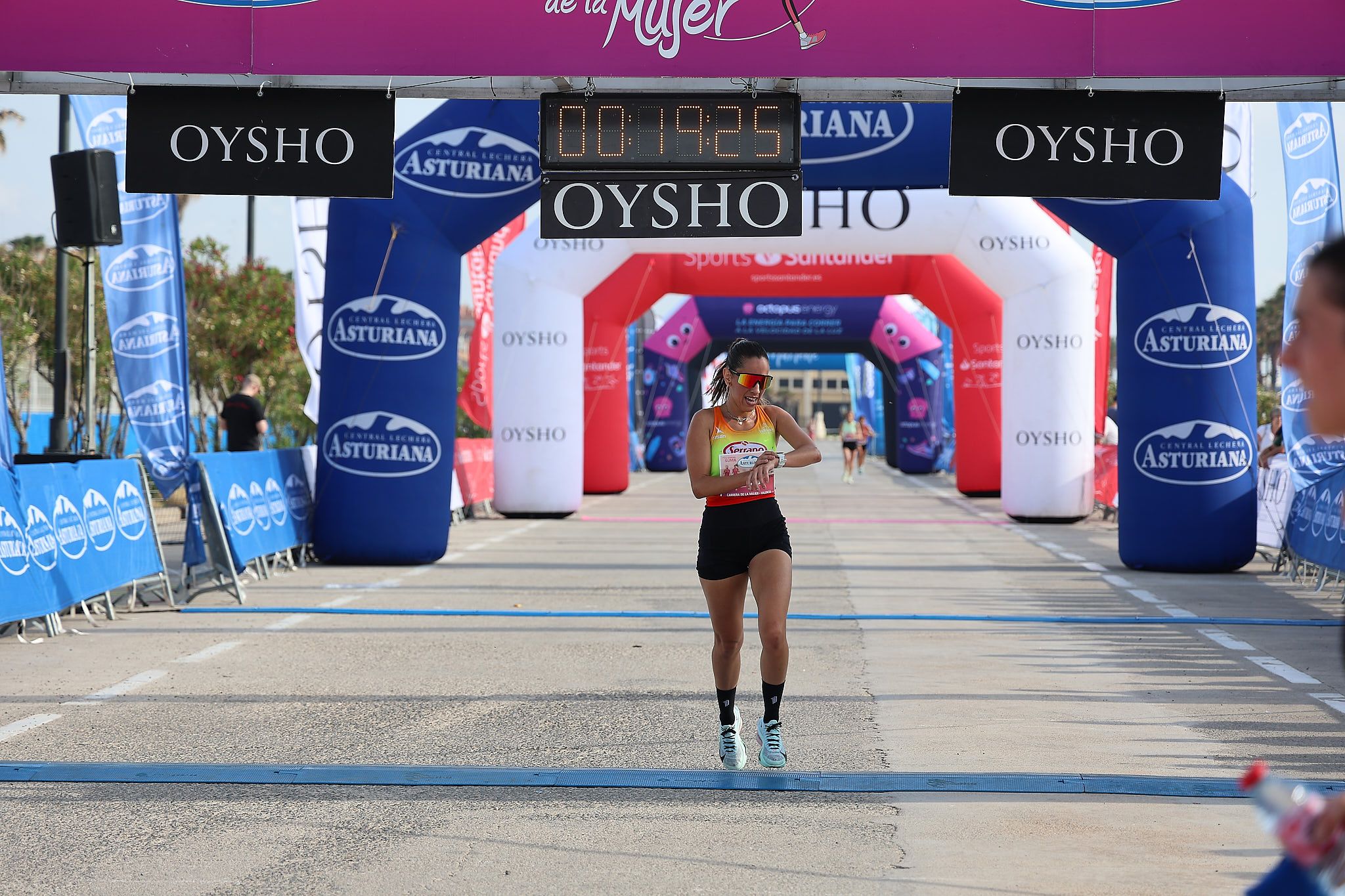Las mejores fotos de la Carrera de la Mujer de Valencia 2026.0131