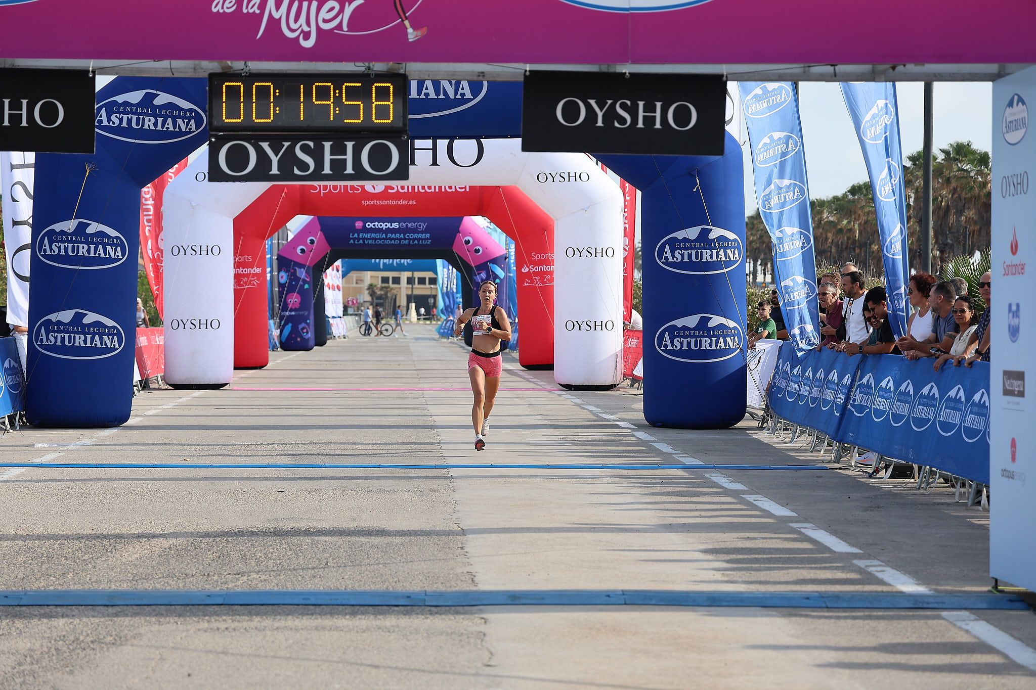 Las mejores fotos de la Carrera de la Mujer de Valencia 2026.0152