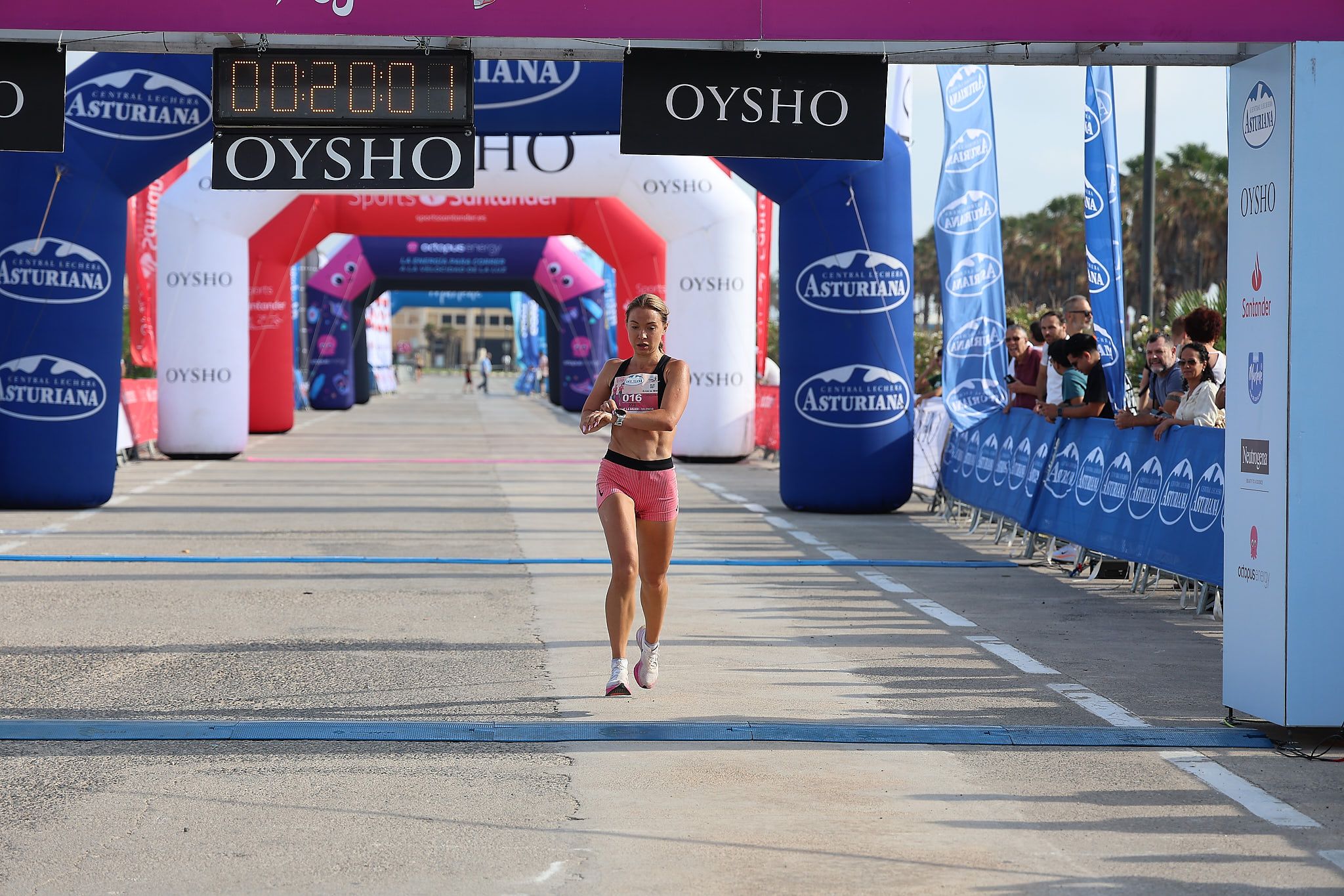 Las mejores fotos de la Carrera de la Mujer de Valencia 2026.0154