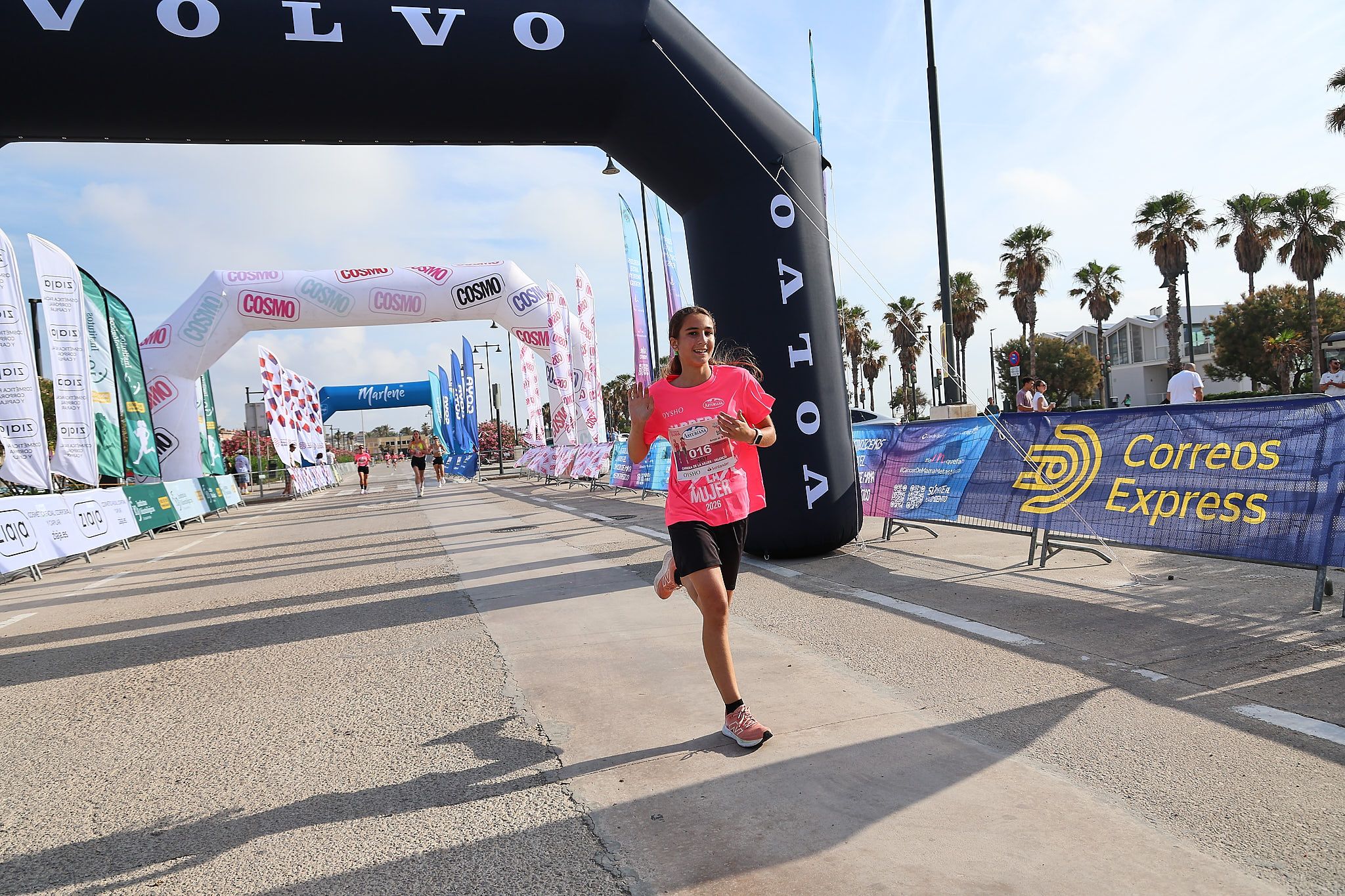 Las mejores fotos de la Carrera de la Mujer de Valencia 2026.0211