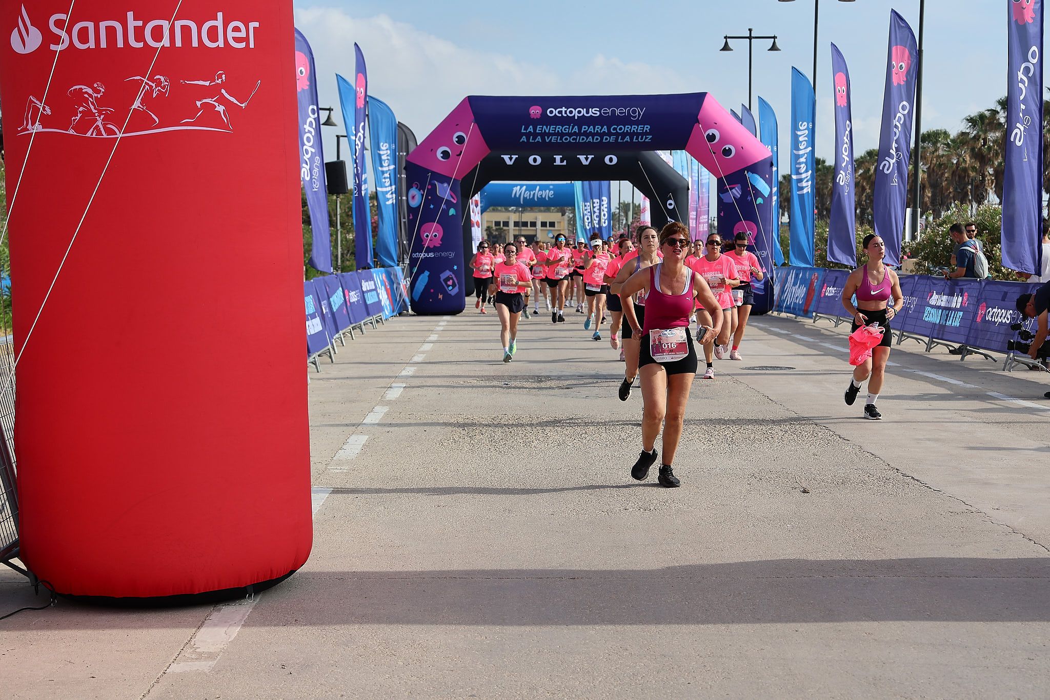 Las mejores fotos de la Carrera de la Mujer de Valencia 2026.0611