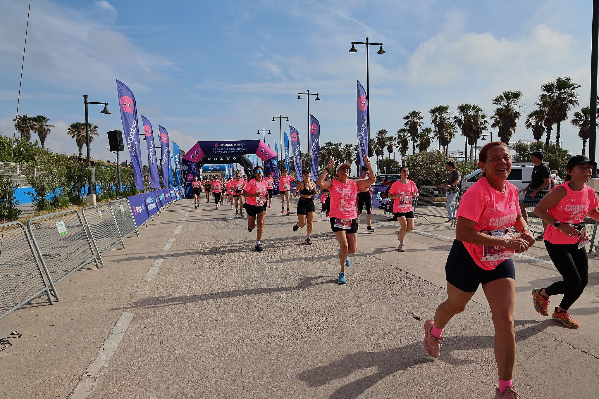 Las mejores fotos de la Carrera de la Mujer de Valencia 2026.0615