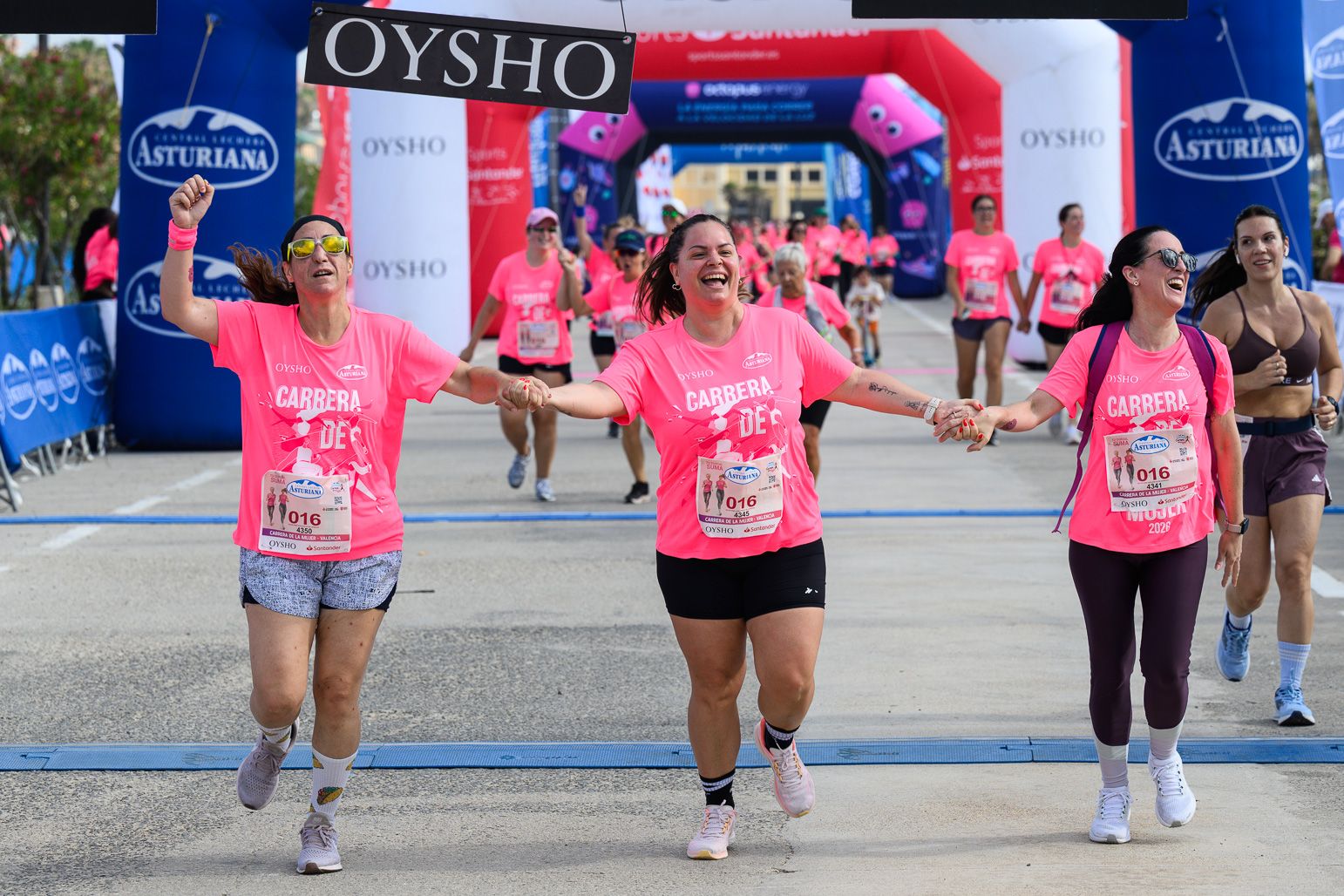 Más fotos de la Carrera de la Mujer de Valencia 2026. 85823